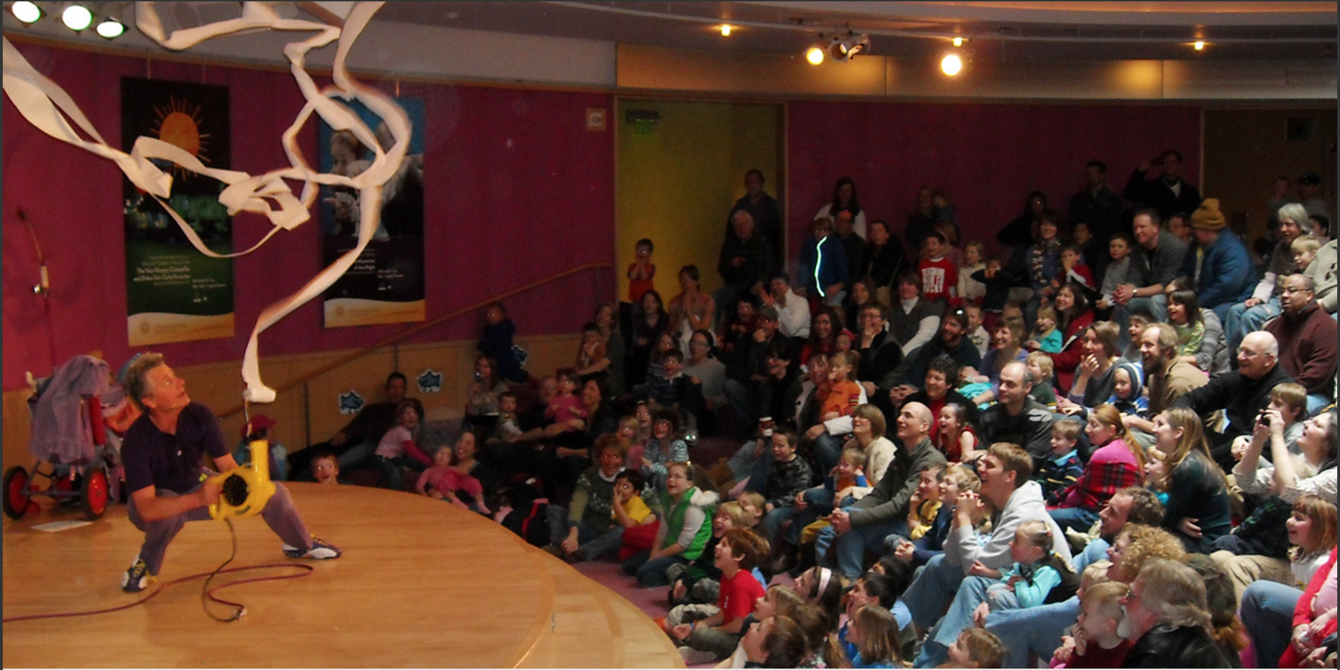 Kids in the Rotunda