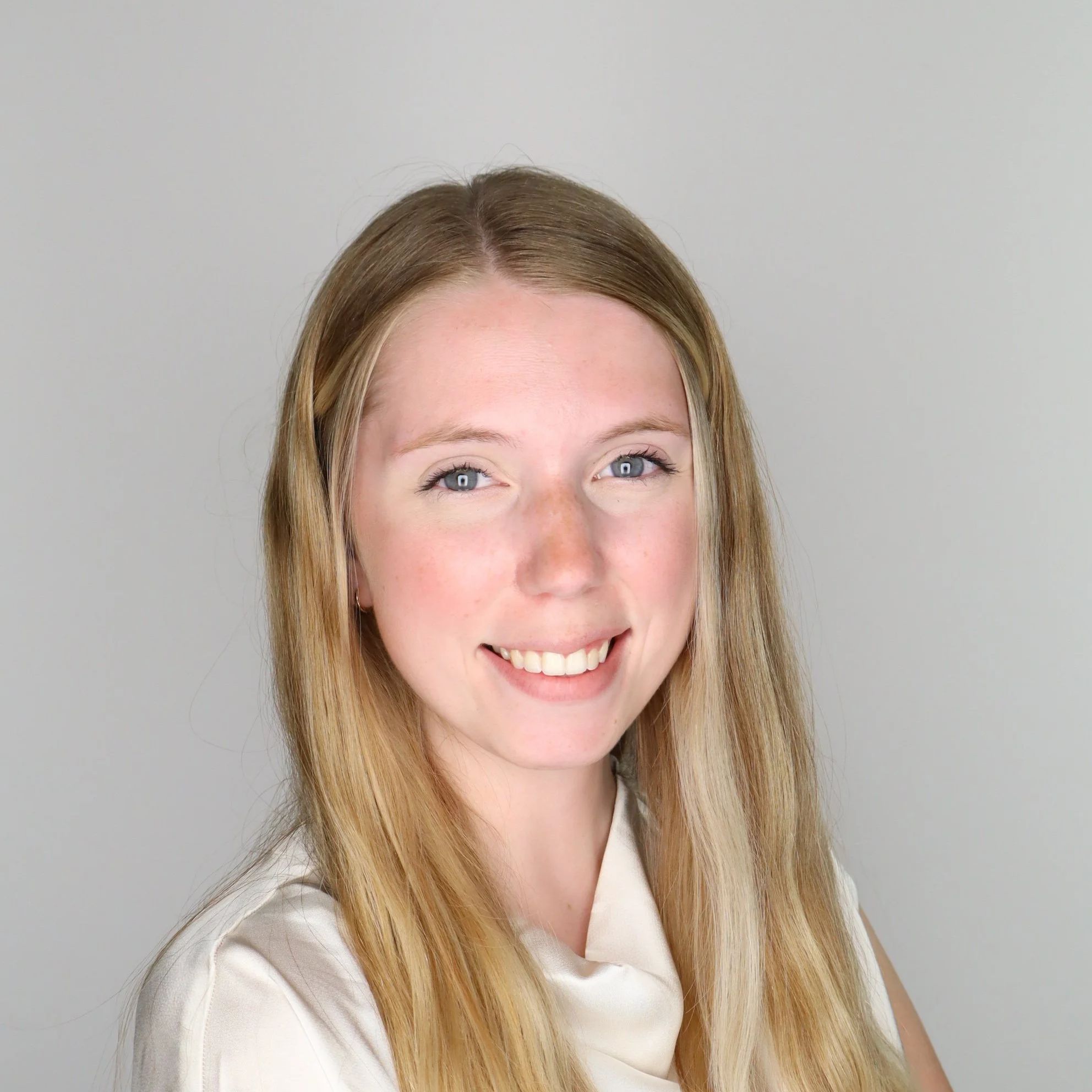 Izzy Ripp, Communications