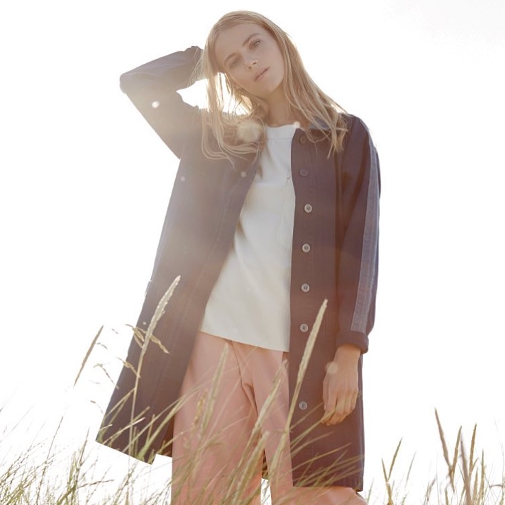 SIDELINE ..MODEL TESSA