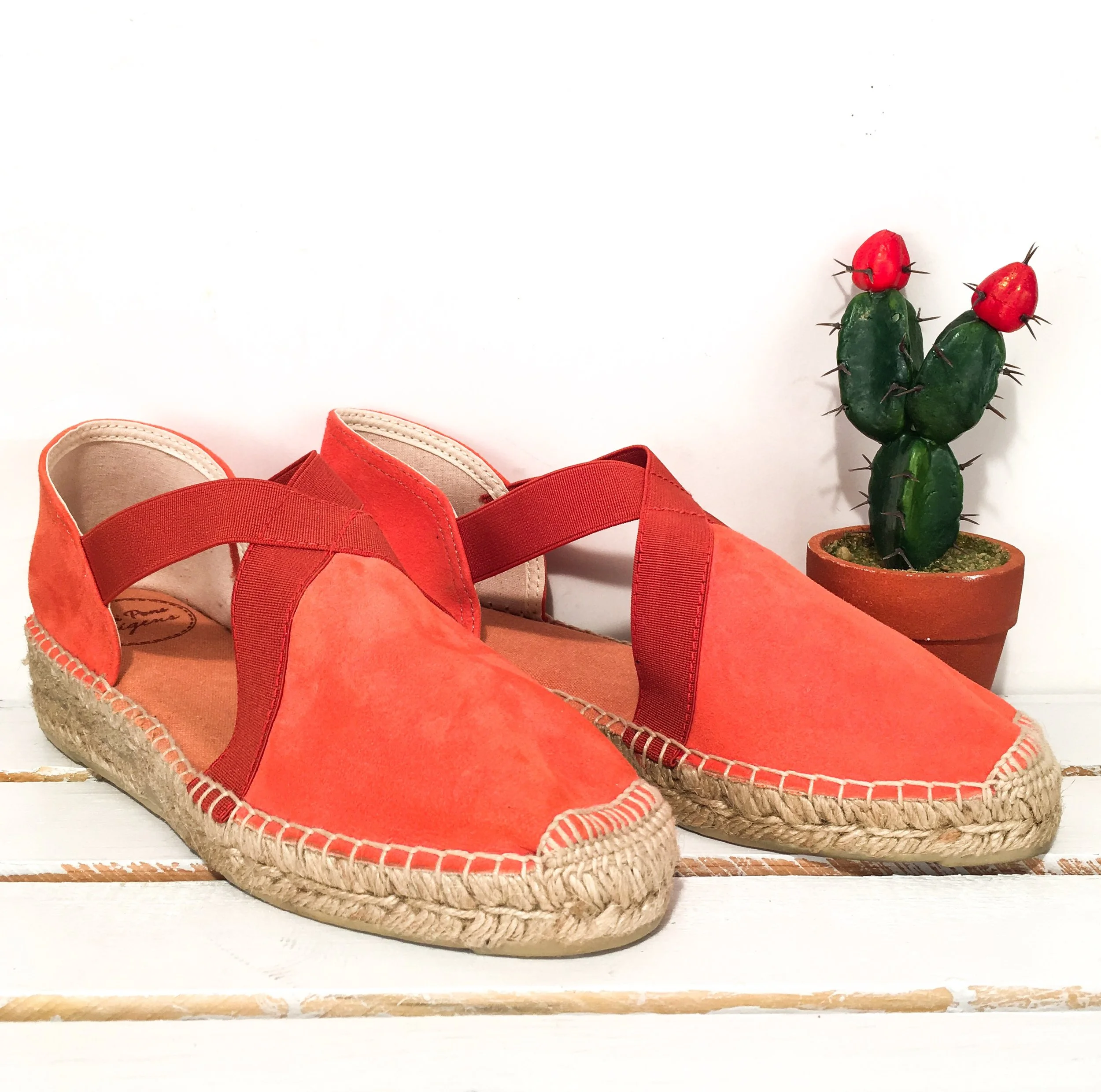 Toni Pons, Enar in Mango.