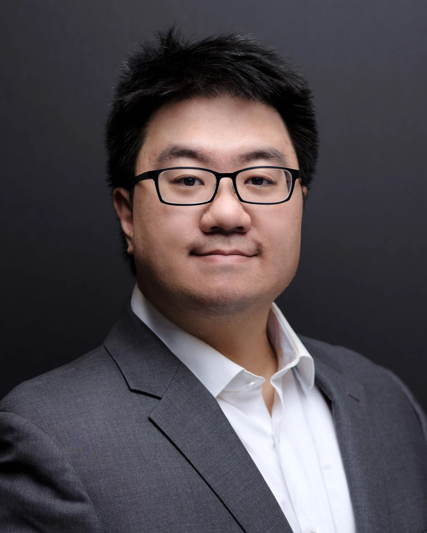 headshot Dan Lee.jpg