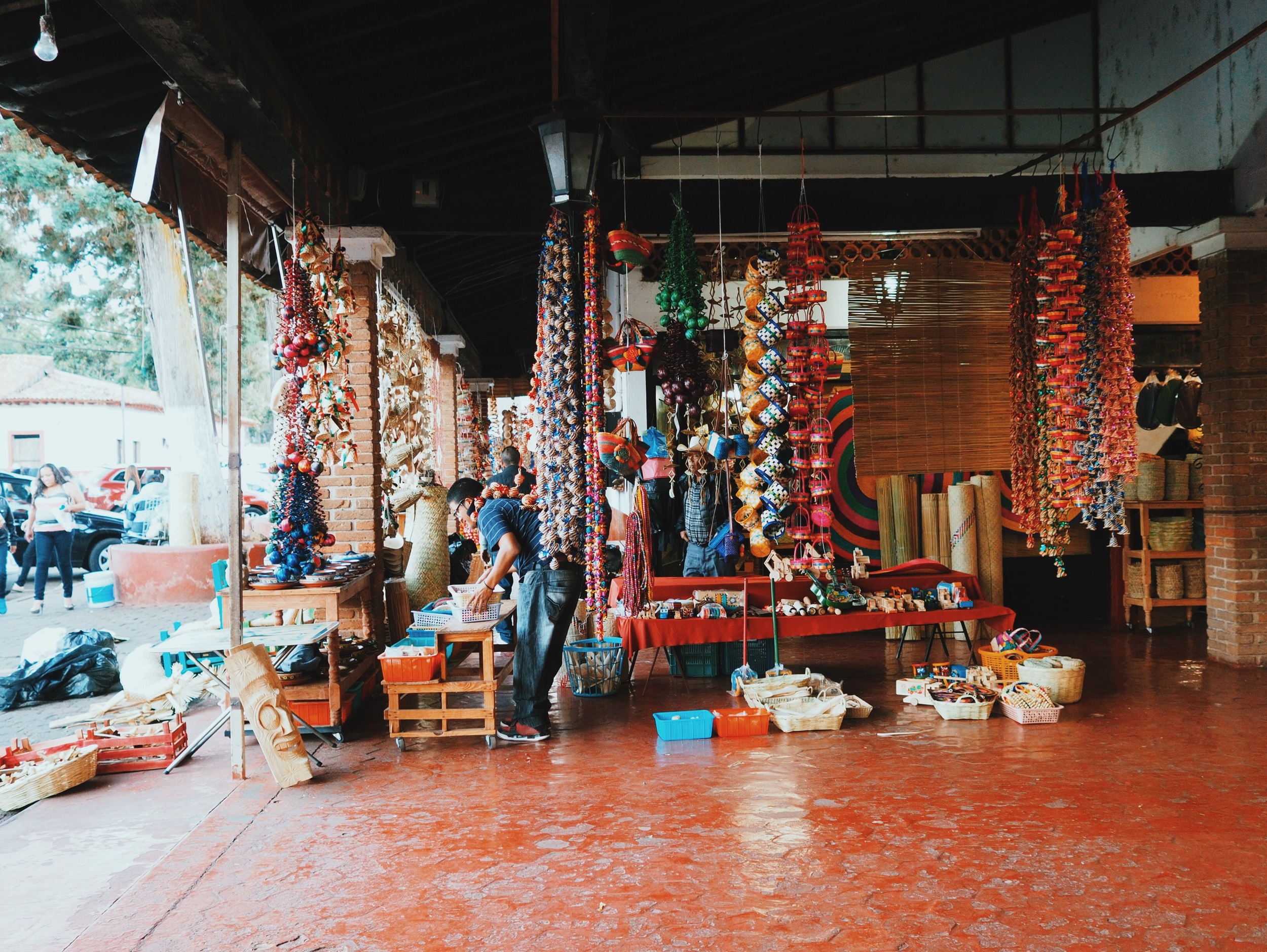 Basketweaving & woodwork in the Plaza at Tzintzuntzan