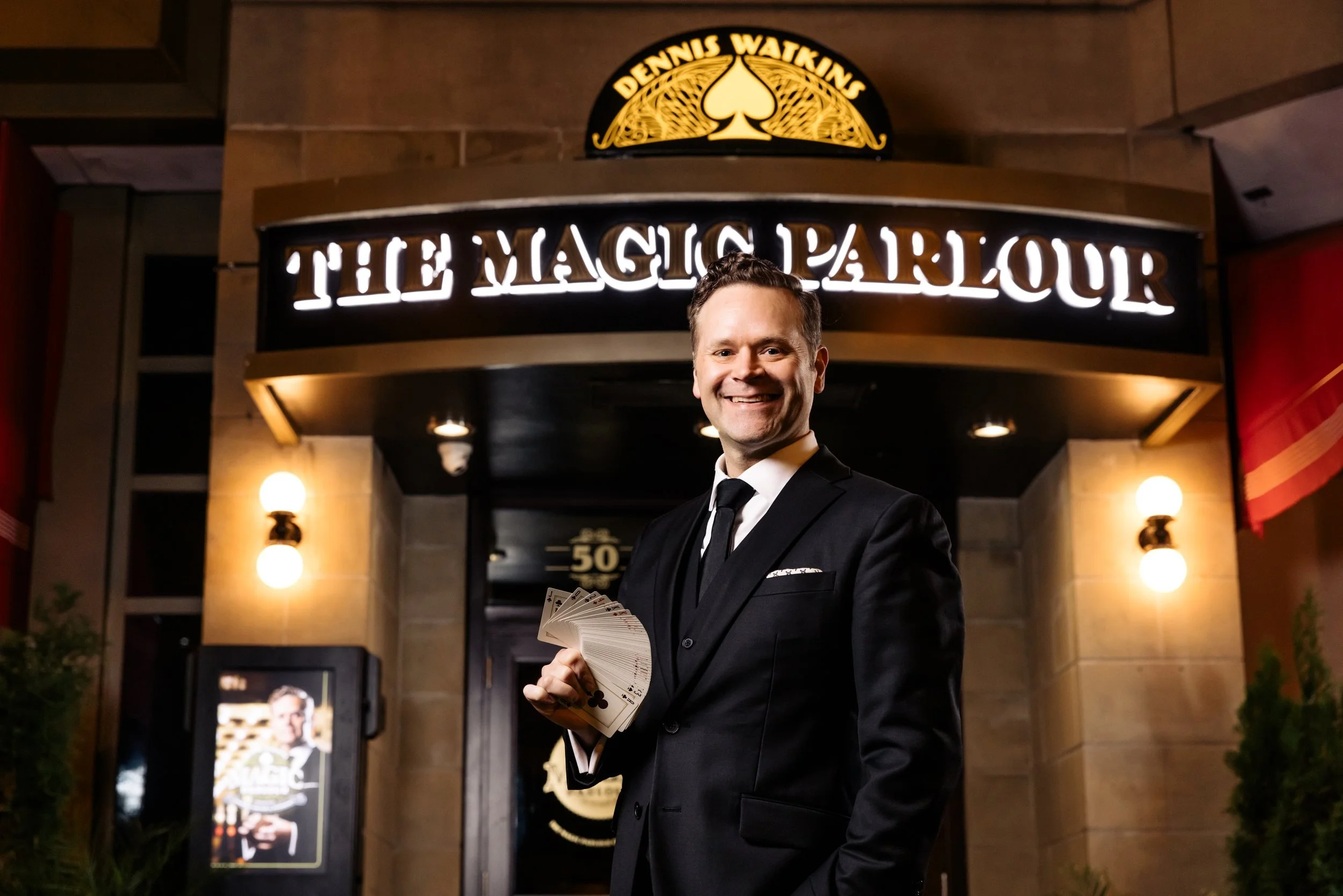 contact-dennis-watkins-chicago-magician.jpg