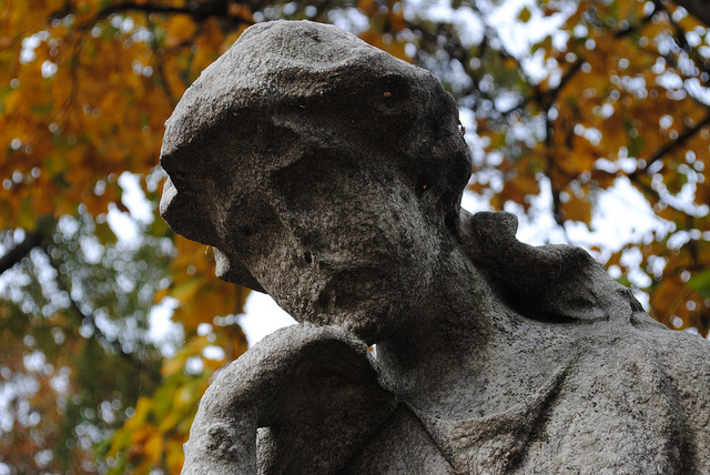 grieving-angel-photo-by-dee-compton.jpg