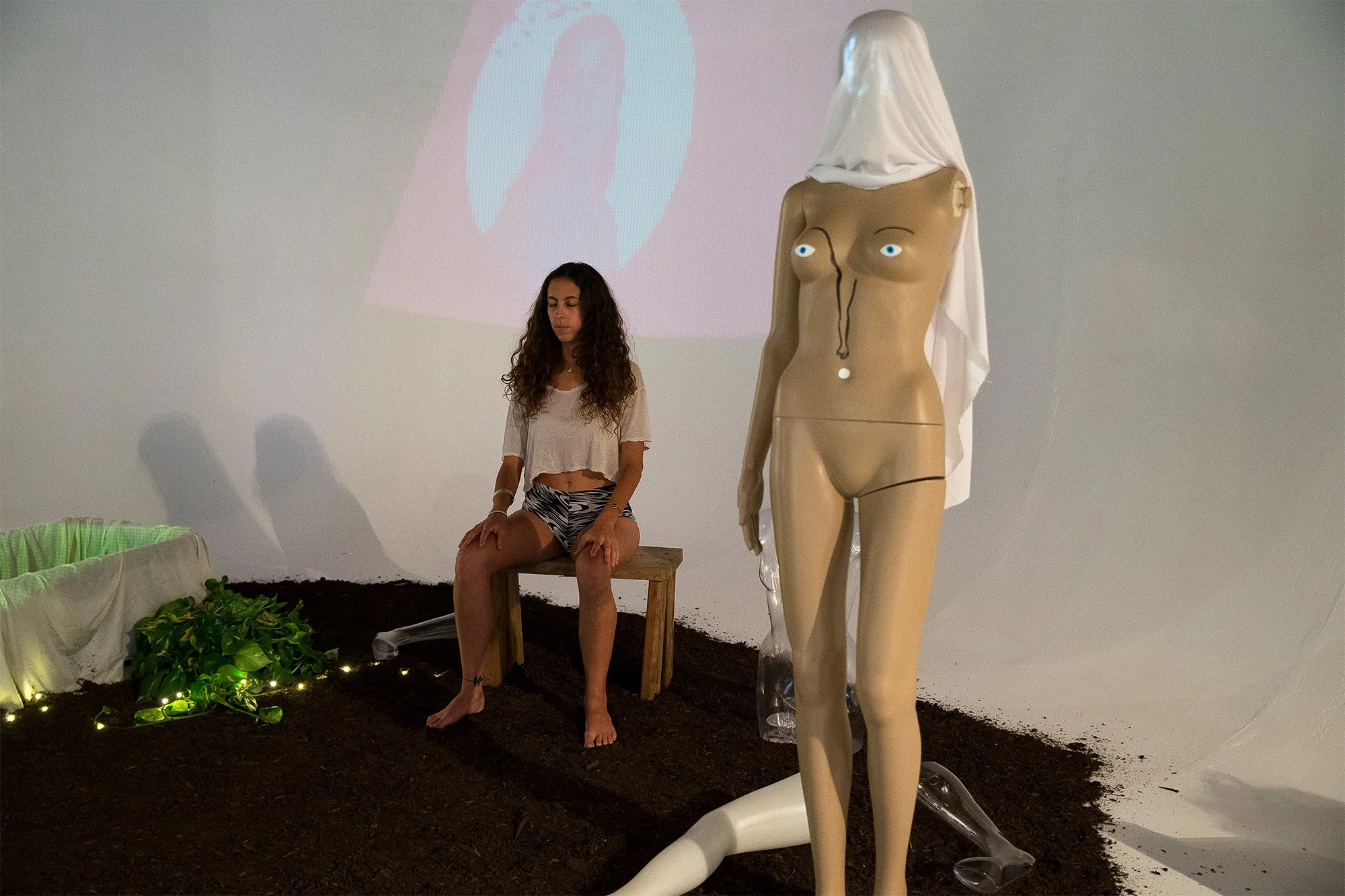 a kiss for all ends and new beginnings · Documentation of Live Performance