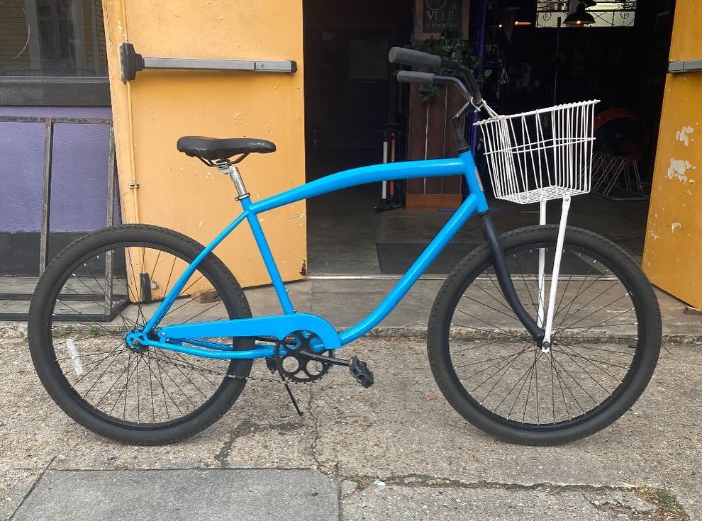 Selling a few used bikes to make room for the newbies. Basket, puncture resistant tubes, and tire liners all included! 
Blue Reid Cruiser $249.99
Black Summit Workhorse $299.99
.
.
.
.
.
#bikes #bikeshop #neworleans #nola #marigny #bikemechanic #newo