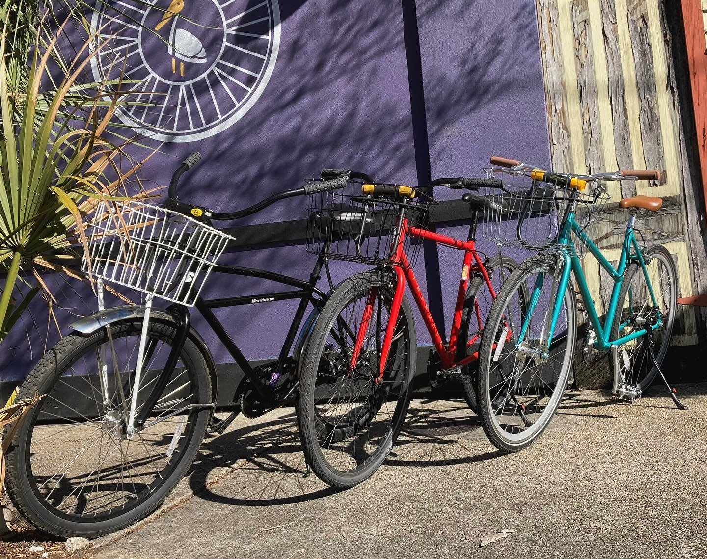 We have some sweet rental bikes ready to roll for Carnival season and beyond! Basket, lock, helmet, and lights all included for no extra charge. Come see us and get around in style! 💜💚💛
.
.
.
.
#neworleans #nola #bikes #bikeshop #marigny #carnival