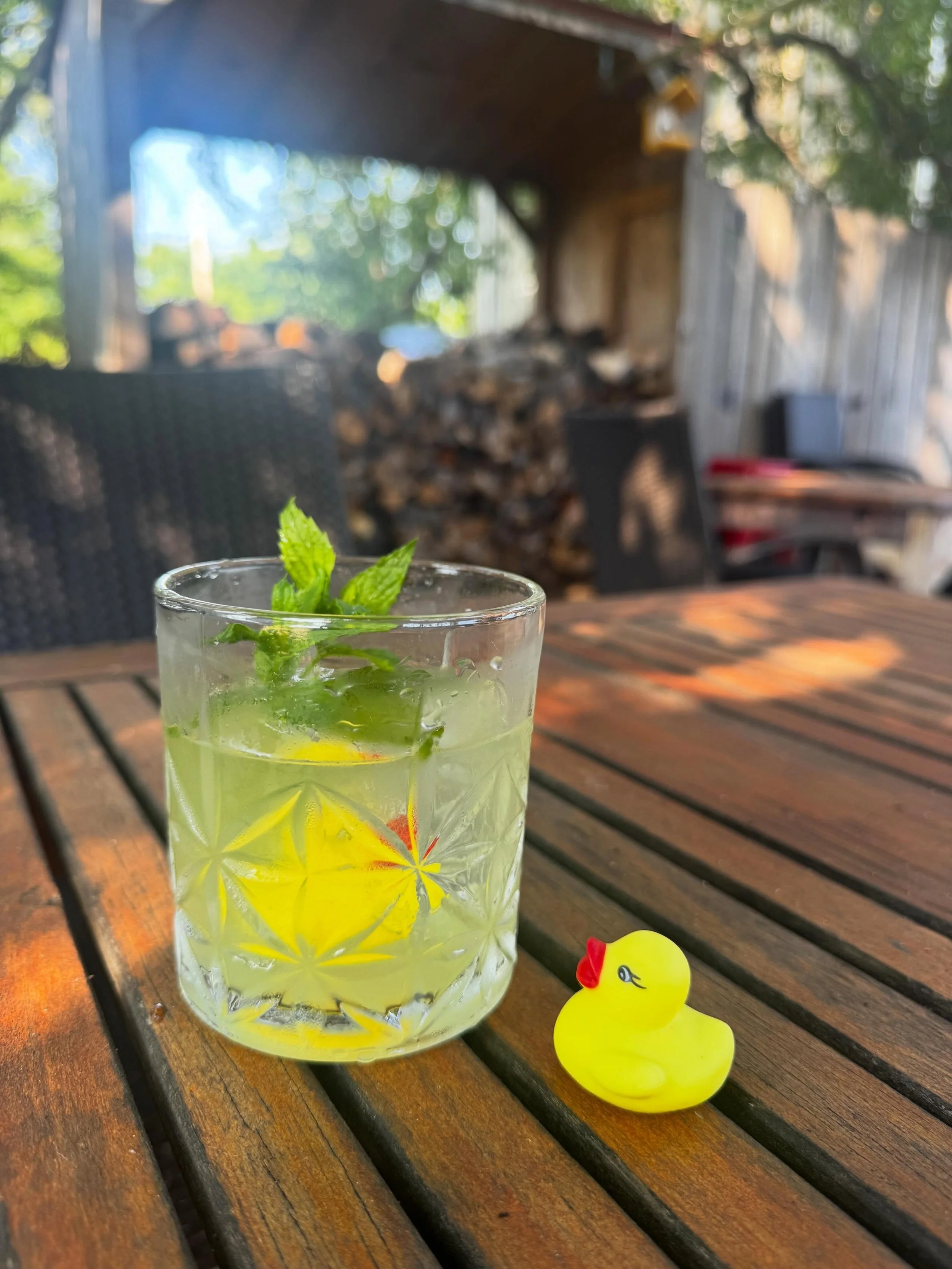 We got a whole new lineup of drinks for you here at Hopkins this weekend!

🍺🫐 Blue Ridge Weissbier - Our newest beer! A crushable elderberry wheat-style ale with floral notes and a touch of sweetness.

🍃🐥 The Reflecting Pool - This refreshing gin