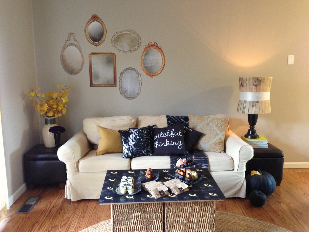 The wreath below is made out of Shutterfly's melamine ornaments which are shown in the third picture.
