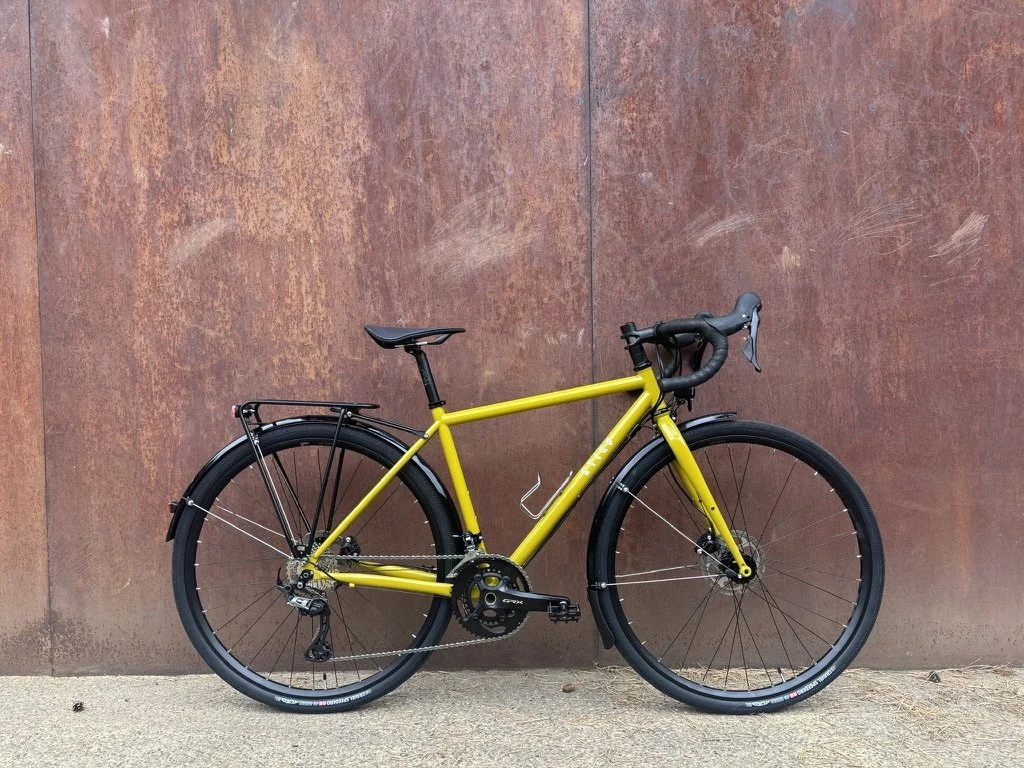 RAL 1027 - Currygeel - Stiep Groadbike - Dynamo, rek en spatborden