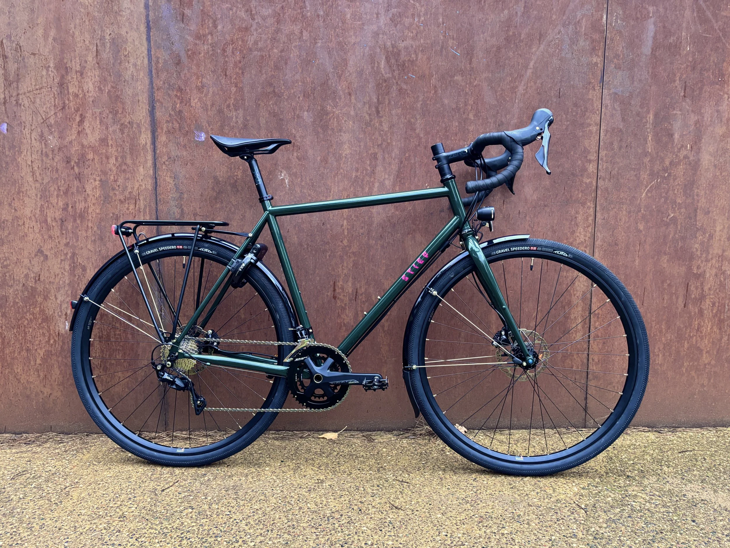 British Racing Green - Stiep Groadbike  - Dynamo, Spatborden en rek