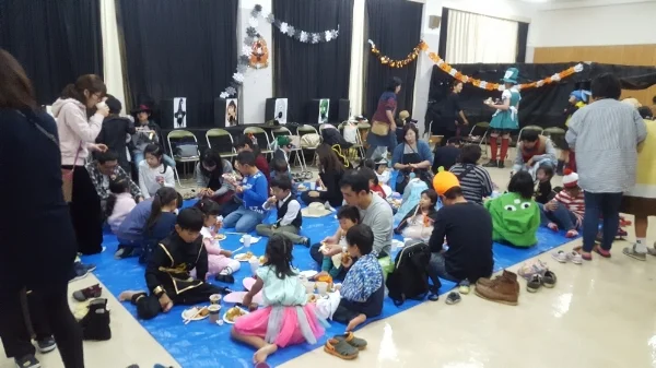 みんなでワイワイ楽しくお食事です。