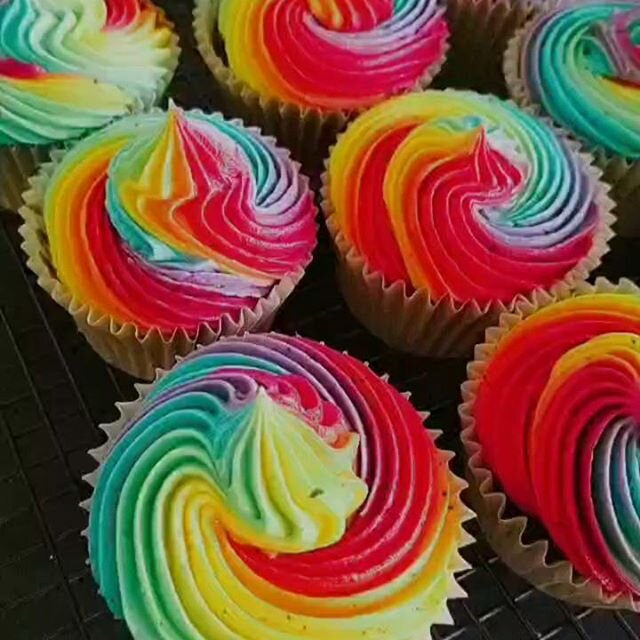 Cake Me By Surprise Kent Wedding Cake Bakery