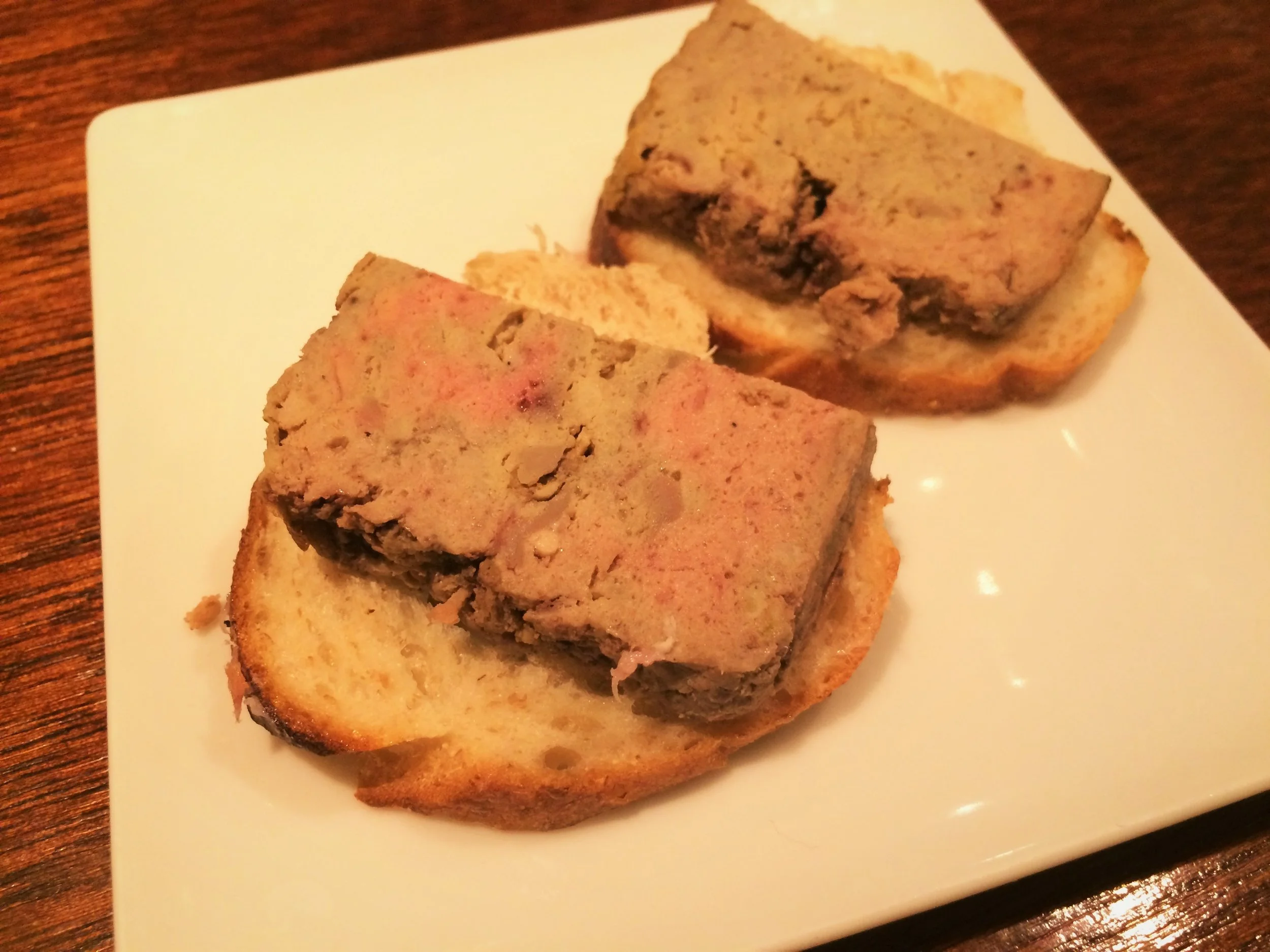 全部自家製!!! ☆鴨と鶏白レバーのテリーヌと自家製パン500円(税別) (通常価格 約2倍量で1000円) 自家製の大人気の風味豊かで意外にさっぱりとしている テリーヌ! パンも自家製!!