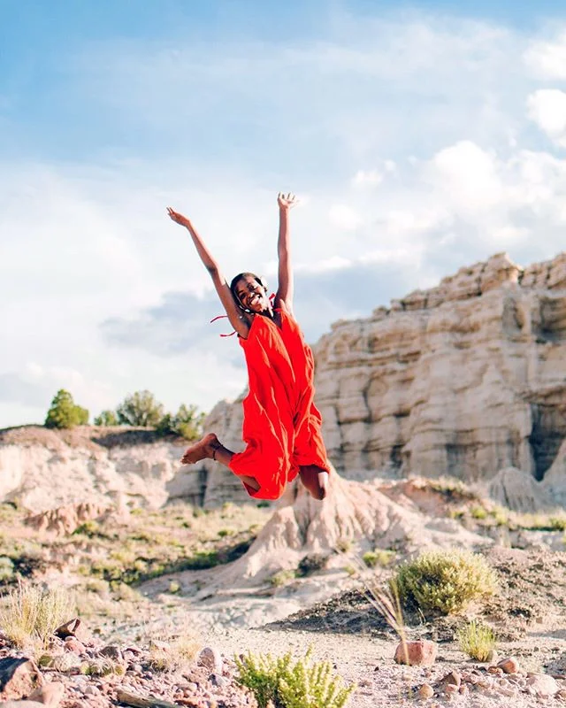 Vata Superpower #3: 𝐓𝐡𝐞 𝐉𝐨𝐲𝐨𝐥𝐨𝐠𝐢𝐬𝐭. 💃
⠀⠀⠀⠀⠀⠀⠀⠀⠀
𝘠𝘰𝘶𝘳 𝘫𝘰𝘺 𝘪𝘴 𝘤𝘰𝘯𝘵𝘢𝘨𝘪𝘰𝘶𝘴. 𝘠𝘰𝘶 𝘢𝘳𝘦 𝘢 𝘣𝘳𝘪𝘨𝘩𝘵 𝘭𝘪𝘨𝘩𝘵 𝘵𝘩𝘢𝘵 𝘶𝘱𝘭𝘪𝘧𝘵𝘴 𝘰𝘵𝘩𝘦𝘳𝘴 𝘸𝘪𝘵𝘩 𝘺𝘰𝘶𝘳 𝘱𝘳𝘦𝘴𝘦𝘯𝘤𝘦. 🔆
⠀⠀⠀⠀⠀⠀⠀⠀⠀
Sound familiar