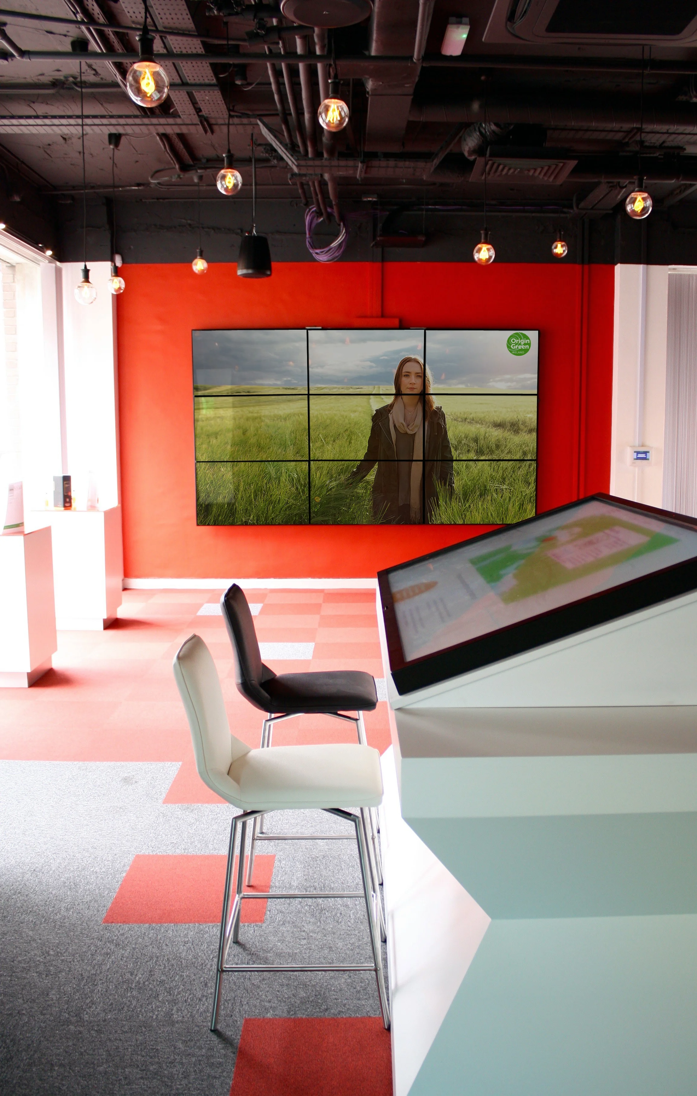 An aspirational and creative space, its virtual capability and leading edge technology allow for global accessibility.