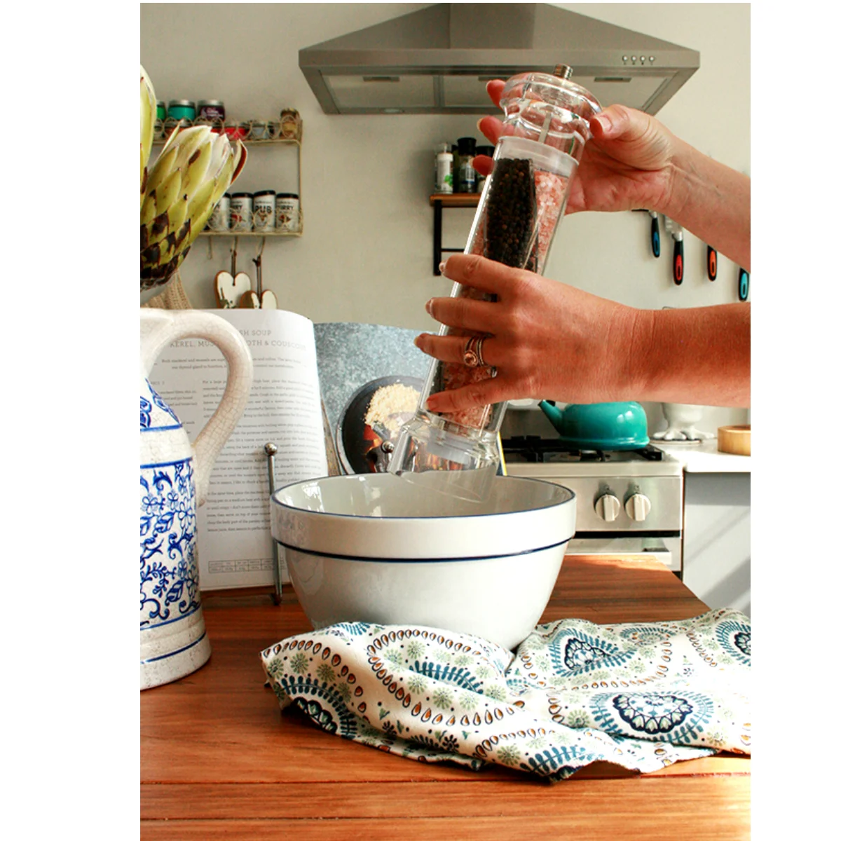 Pink and Black Pepper Grinder4.jpg