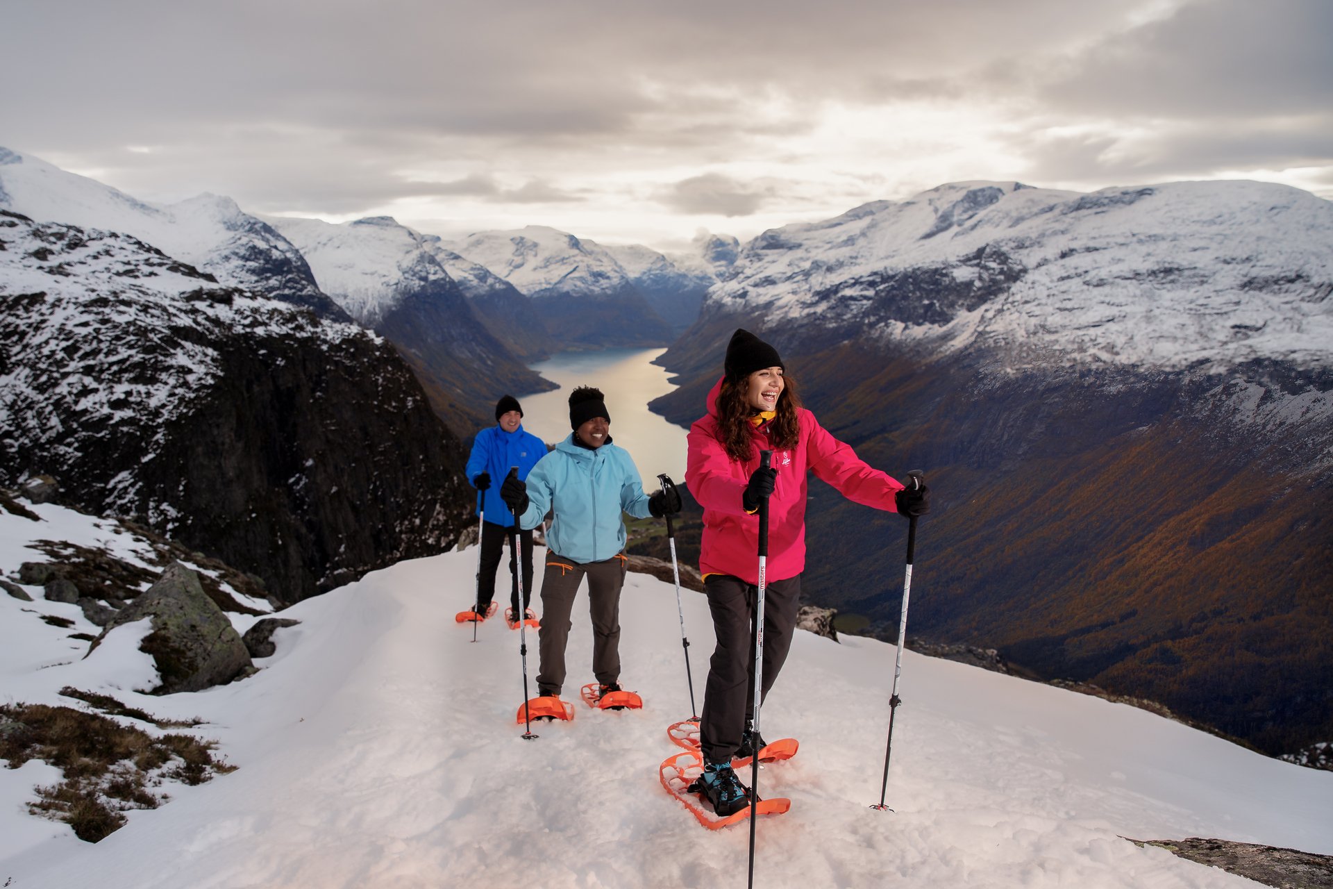 Snowshoe hiking in Hoven_Toke Mathias Riskjær - Visit Norway .jpg