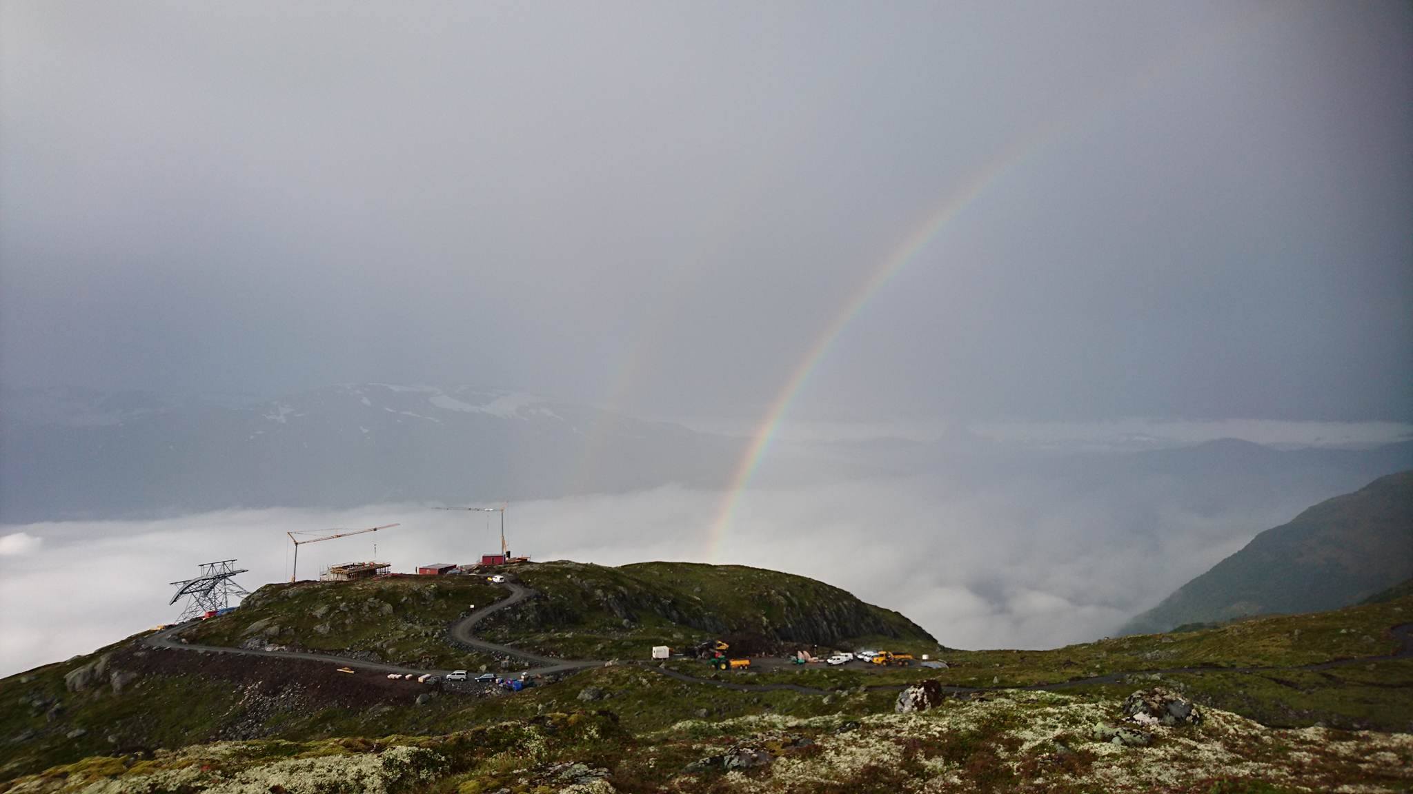  I enden av regnbogen finn du ein skatt vert det sagt. Det må vere Hoven det då.&nbsp; 