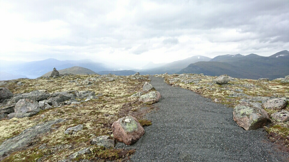  Melkevoll lagar flott sti til Skredfjellet 