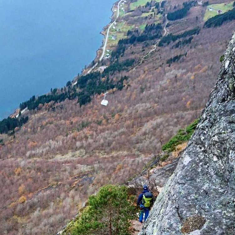  Uvant syn frå Via Ferrata Loen.&nbsp; 