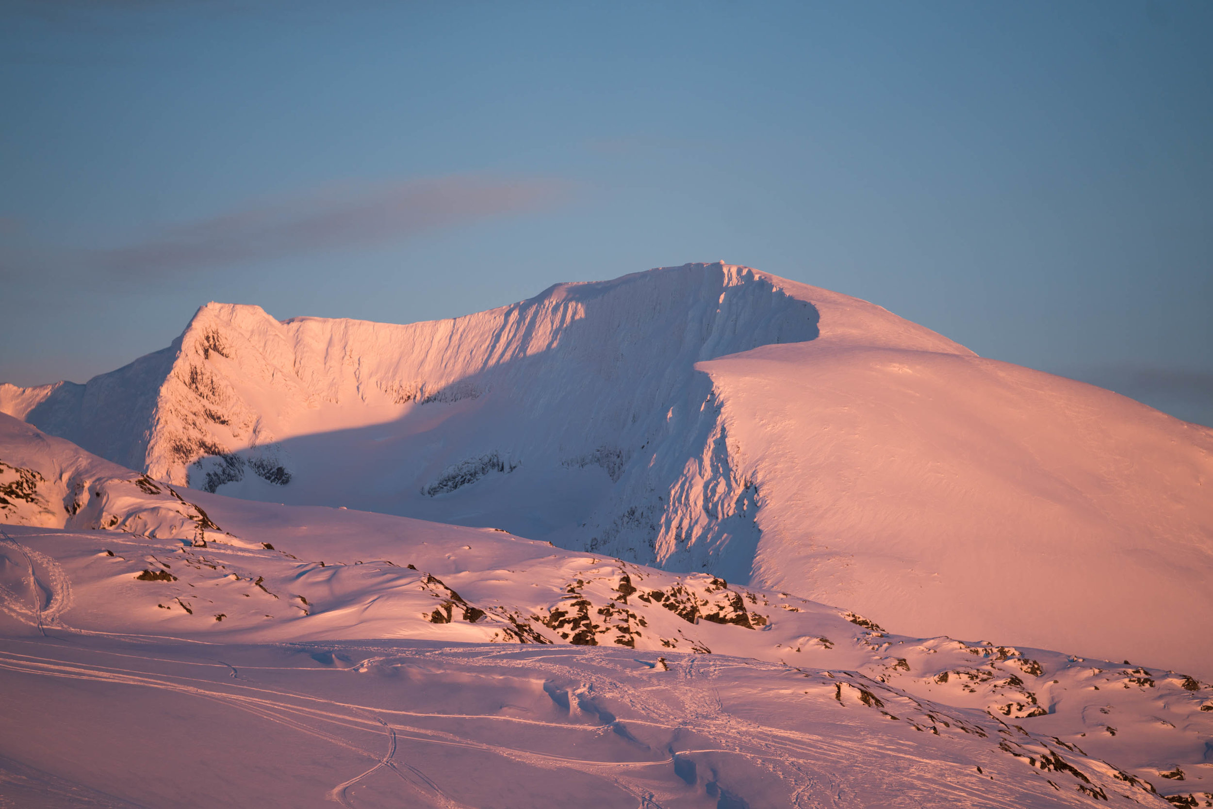  Skåla sett frå Hoven. Foto: Bård Basberg/Loen Skylft 