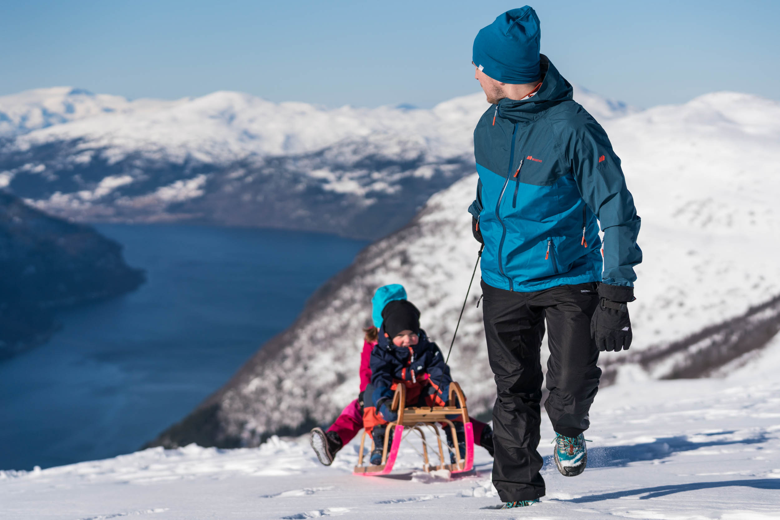  Aking på Hoven. Foto: Bård Basberg/Loen Skylift 