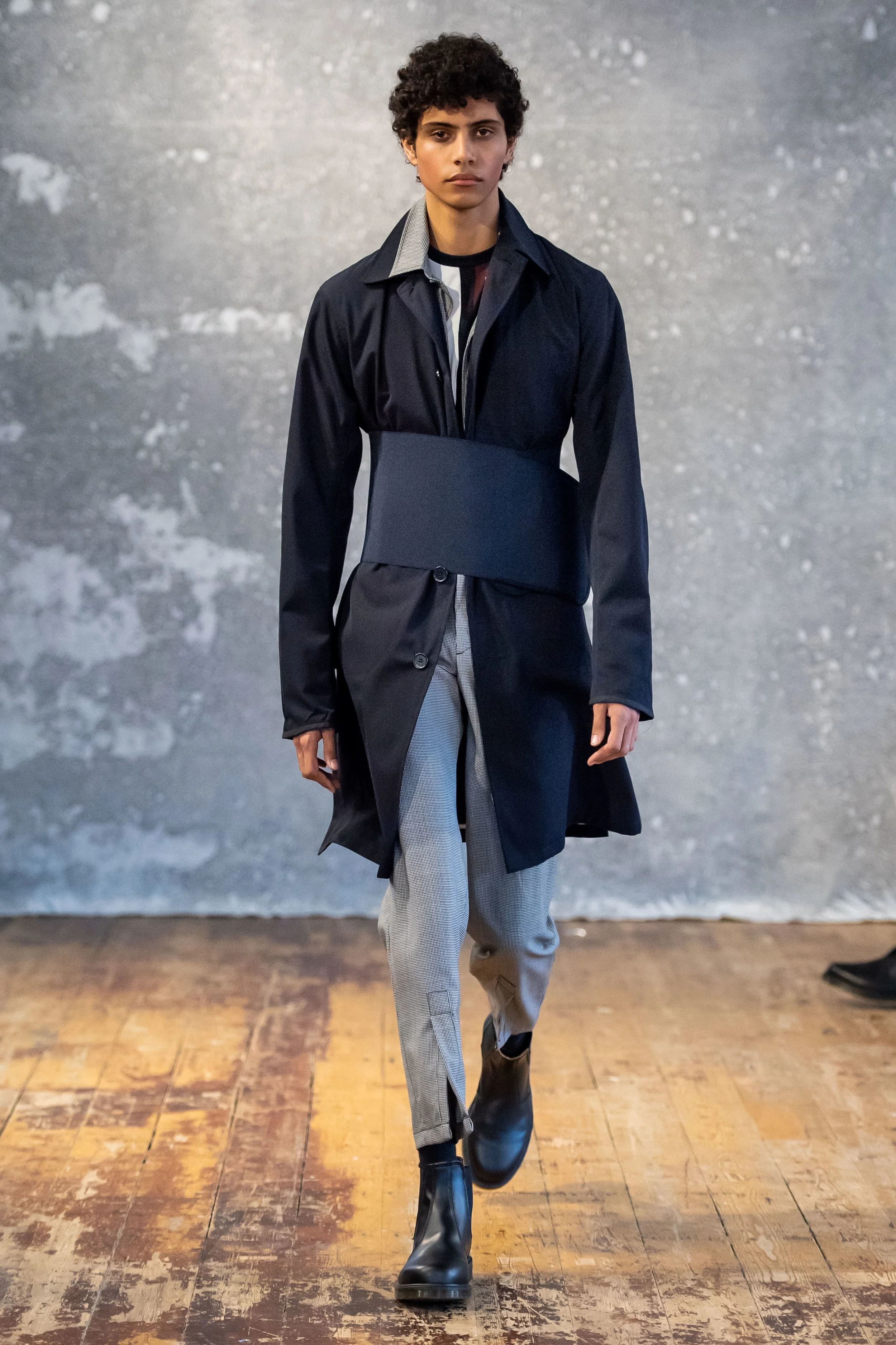 DANIEL w. FLETCHER AW18 LOOK 17.jpg