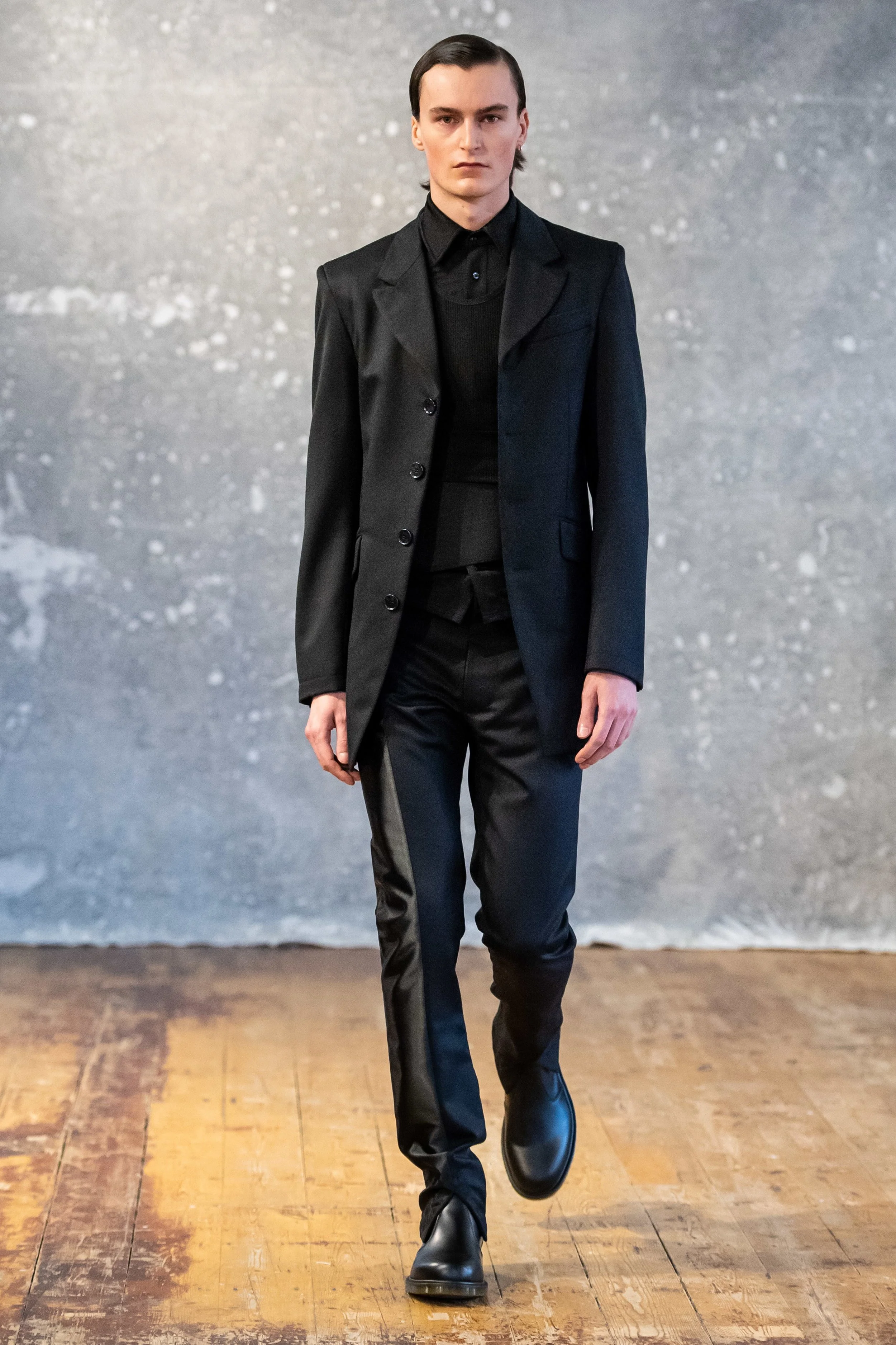 DANIEL w. FLETCHER AW18 LOOK 22.jpg