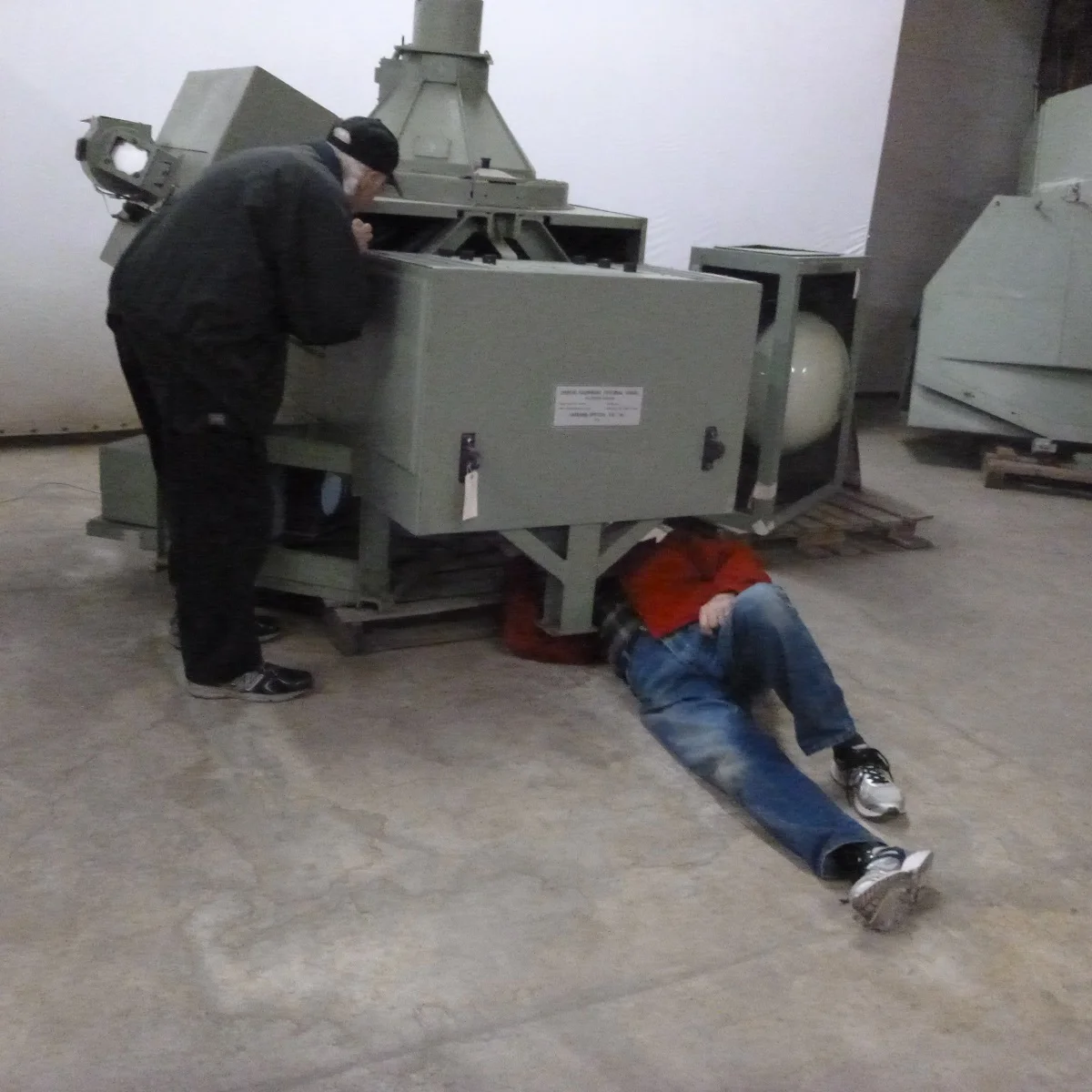 John Lash Gene Abbey inspect LMS Telescope Display.jpg