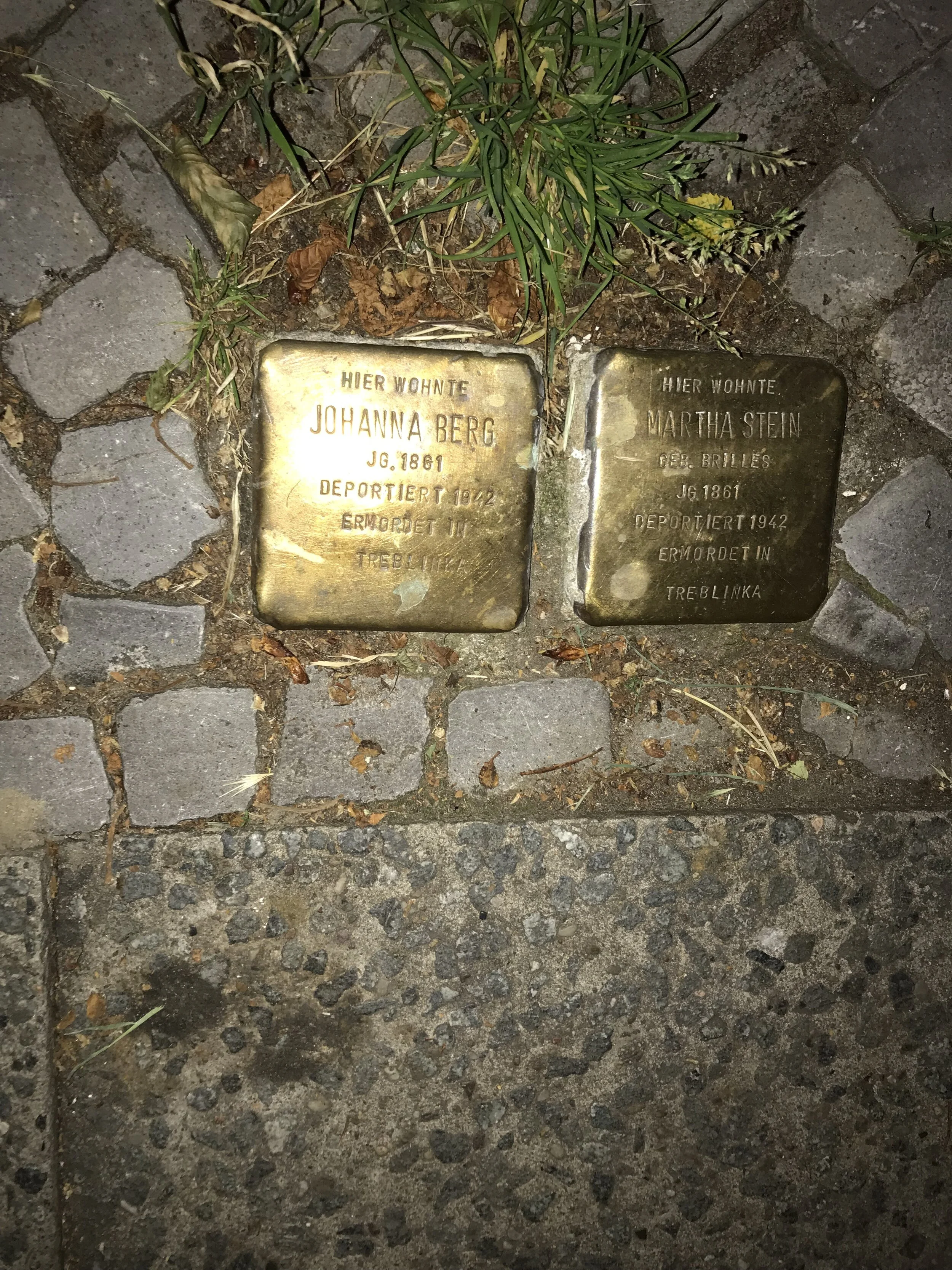 Memorials to the Murdered Slaves