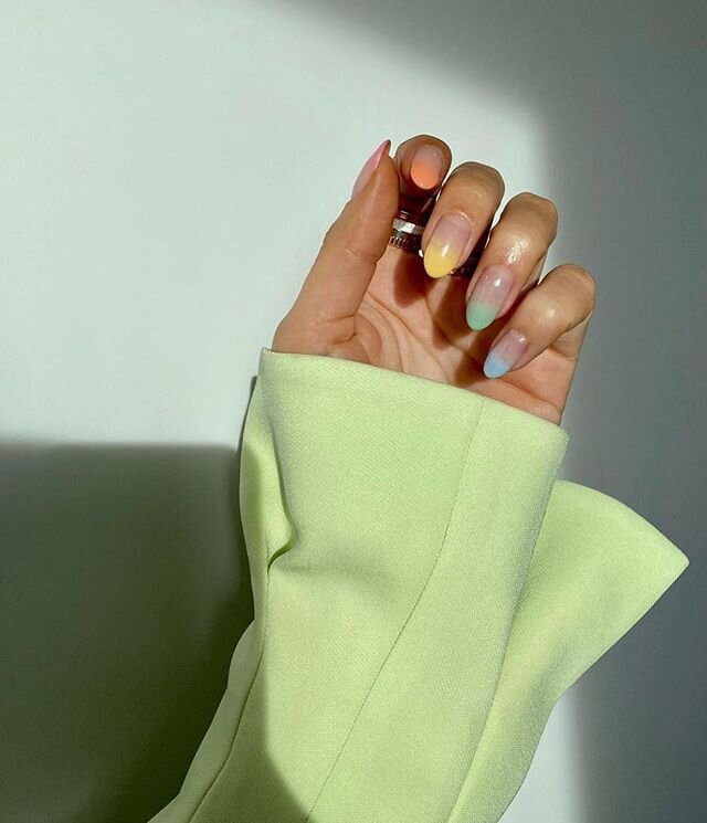 Spring mani inspo ✨💅🏽 Who wants to try this?