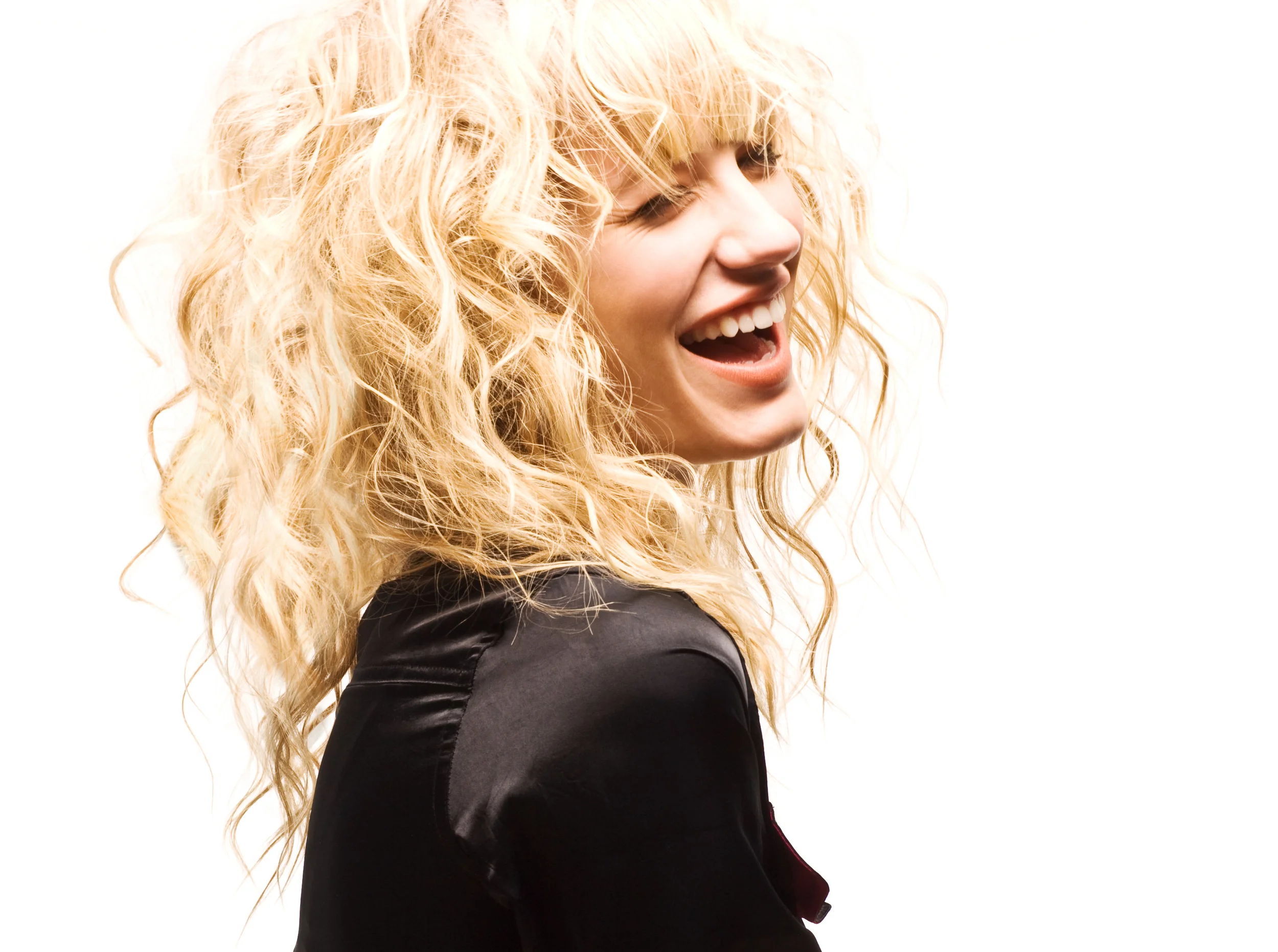 2_Kronos-1831_Laughing_Elle_FullColor.jpg