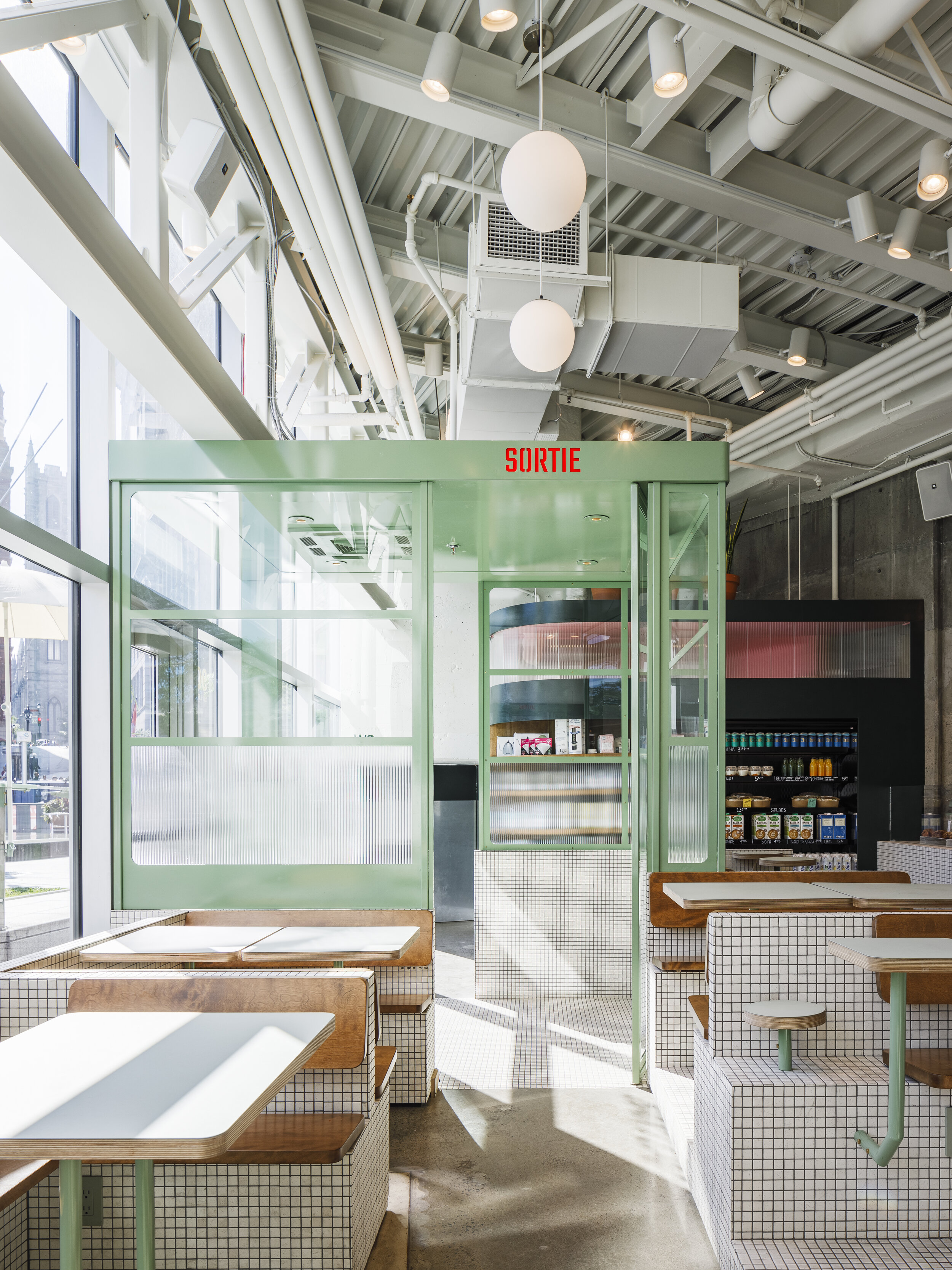  Melk Café, Montréal, 2019, © ULYSSE LEMERISE 