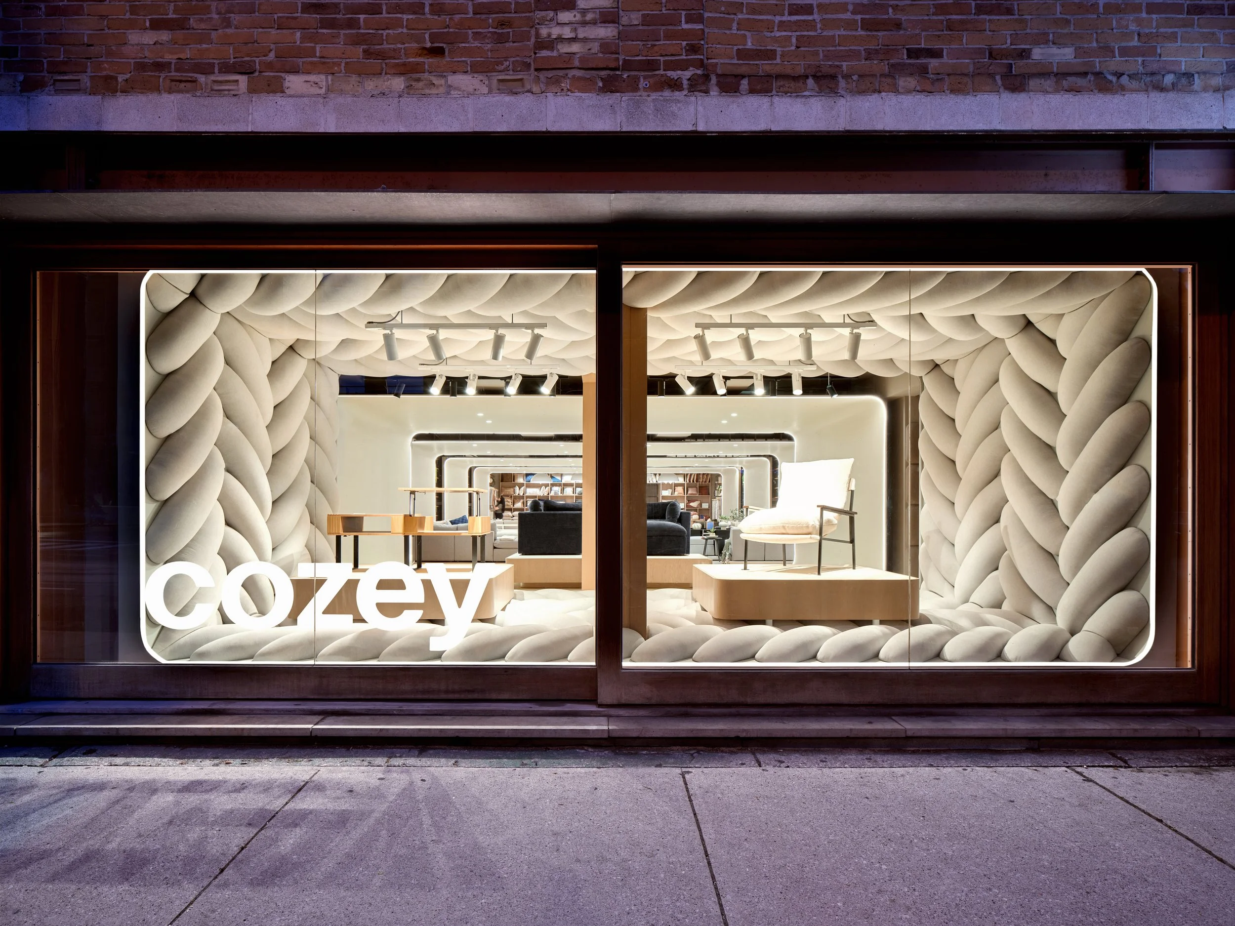  Boutique phare Cozey – Toronto, 2024 Crédit photo : Riley Snelling x LAAB 