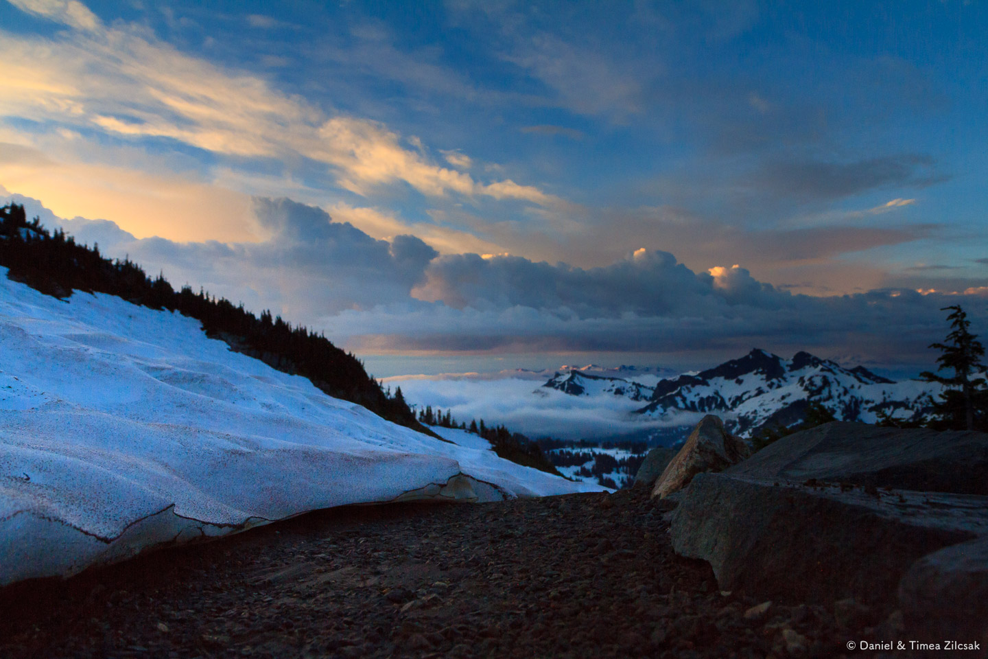 Hiking to Camp Muir on Skyline Trail right below Panorama Point, Mount Rainier Natioal Park - view  from the ground- IMG_1282 © Zilcsak.jpg