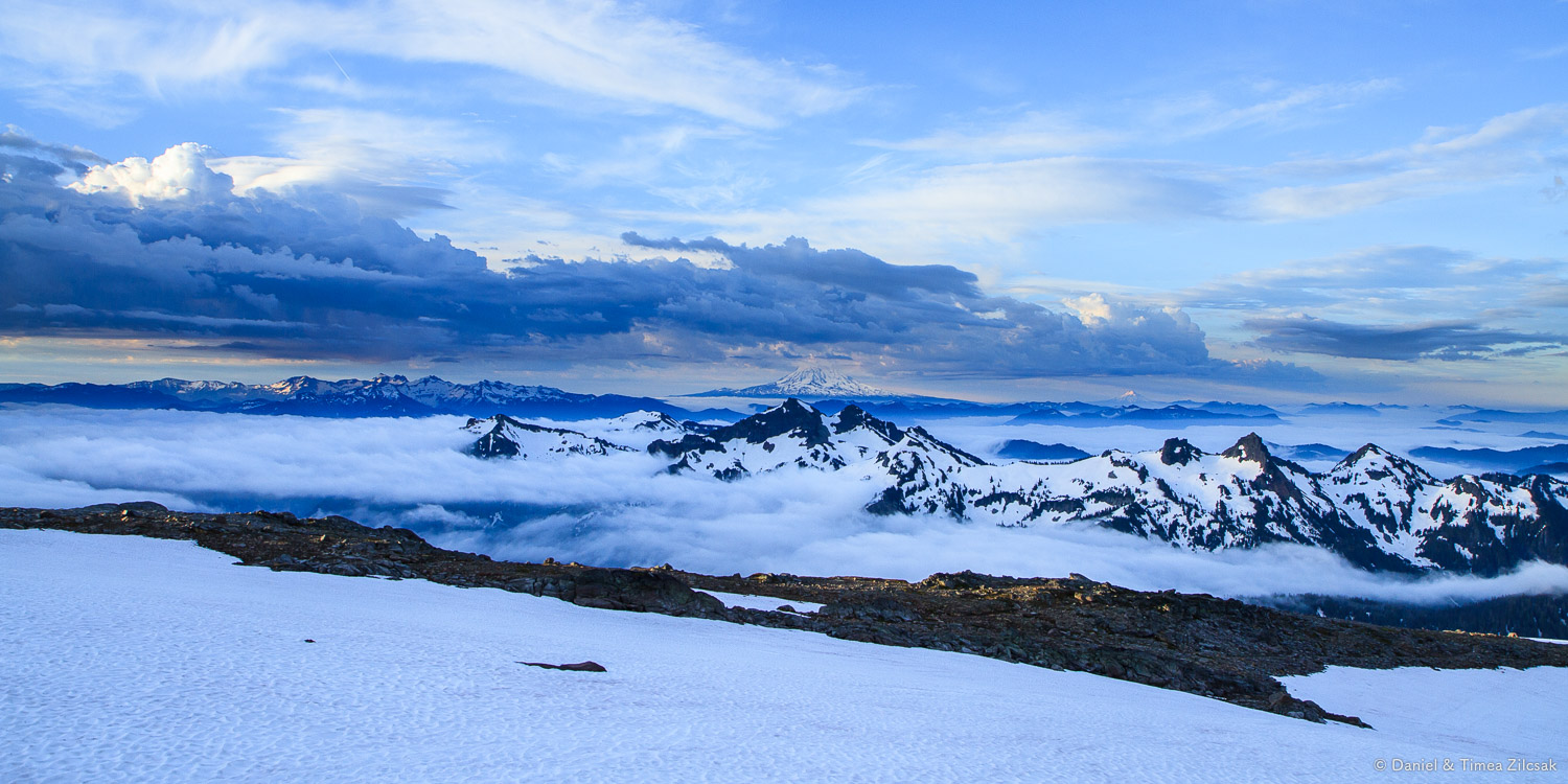 View from the Muir Snowfield across the Tatoosh Range towards Mount Adams and Hood- IMG_1328 © Zilcsak.jpg