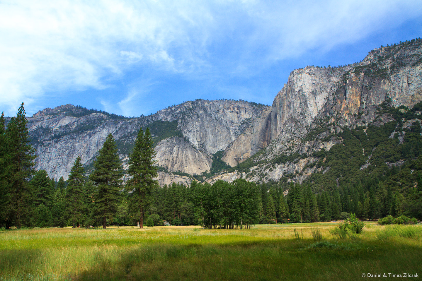 Mountain vews from Yosemite Valley 