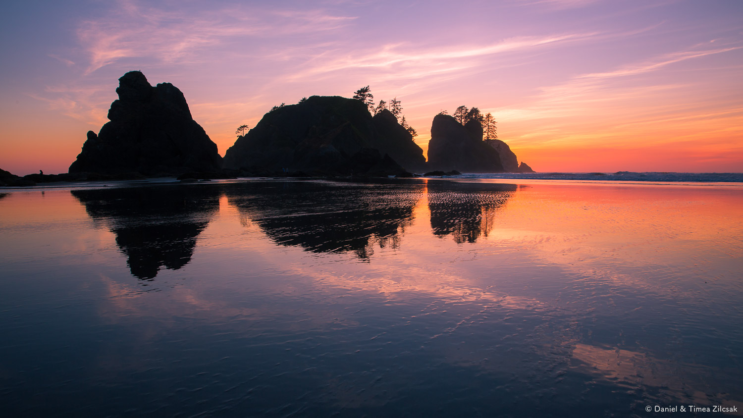 Spectacular sunset at Shi Shi Beach and Point of the Arches, Oly