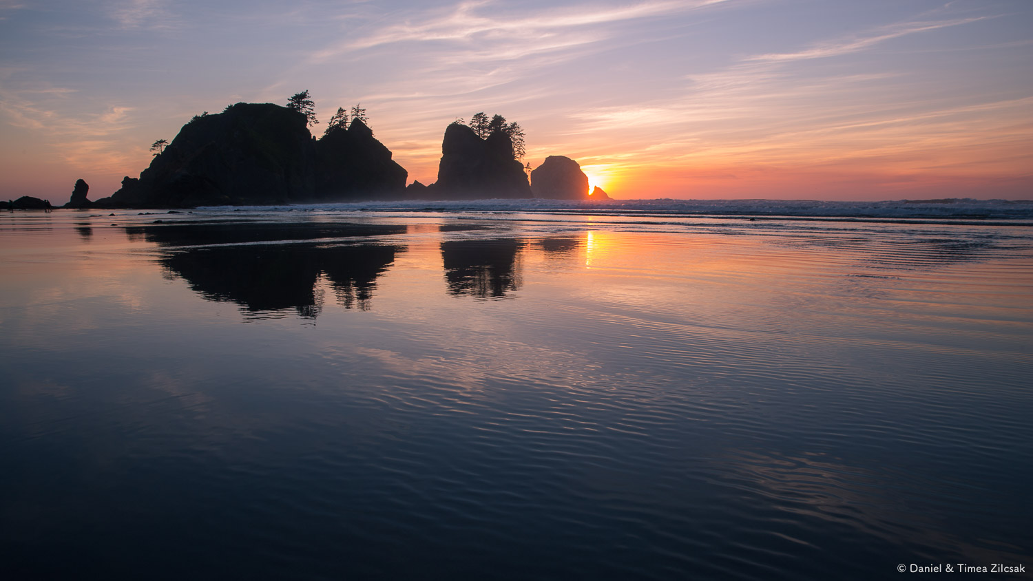 Spectacular sunset at Shi Shi Beach and Point of the Arches, Oly
