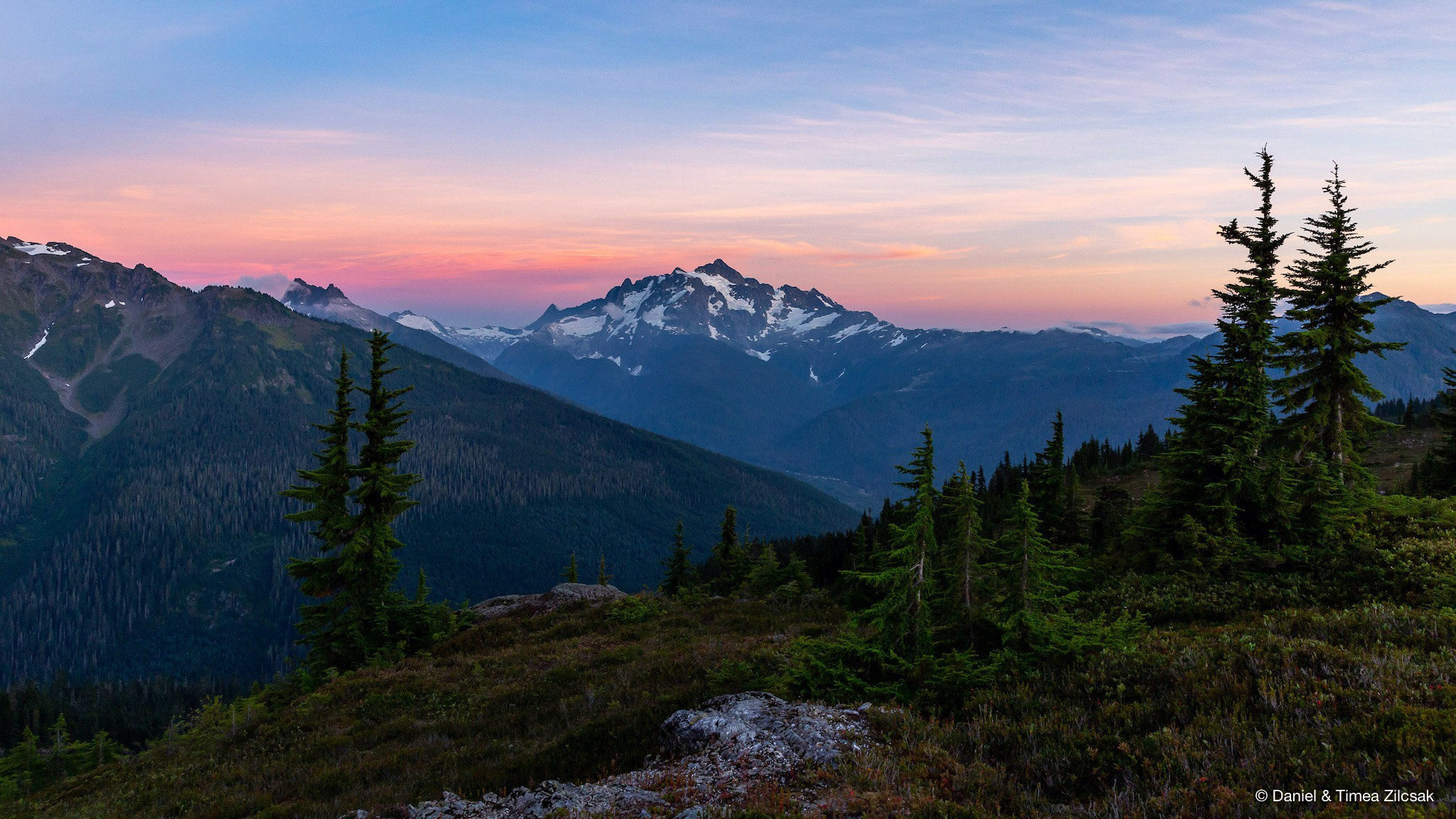 Sunrise view of Mount Shuksan - Backpacking Yellow Aster Butte