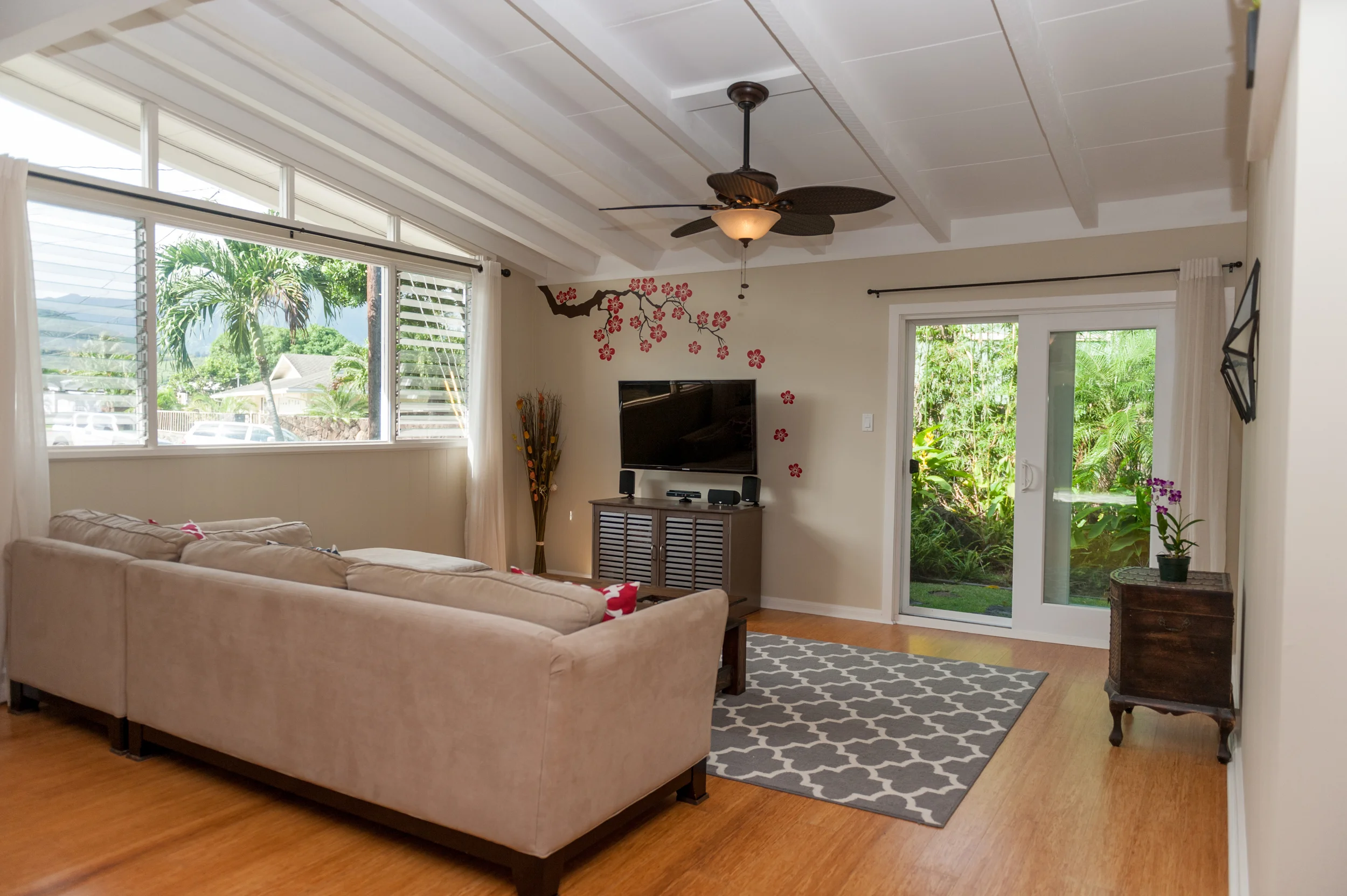 LIVING ROOM WRA_2286.jpg