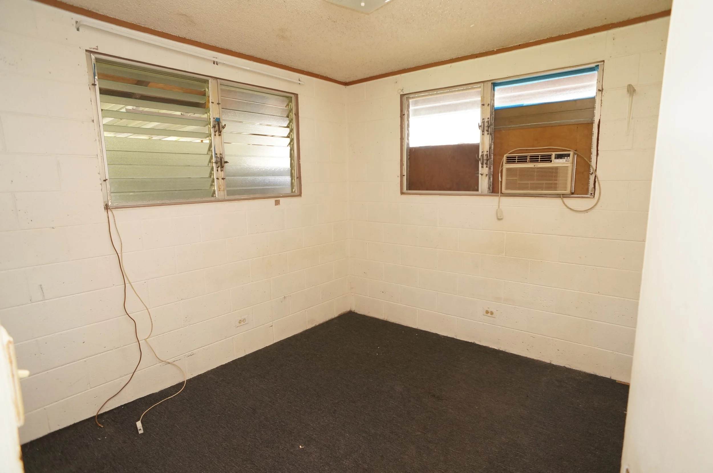 Back right bedroom.JPG