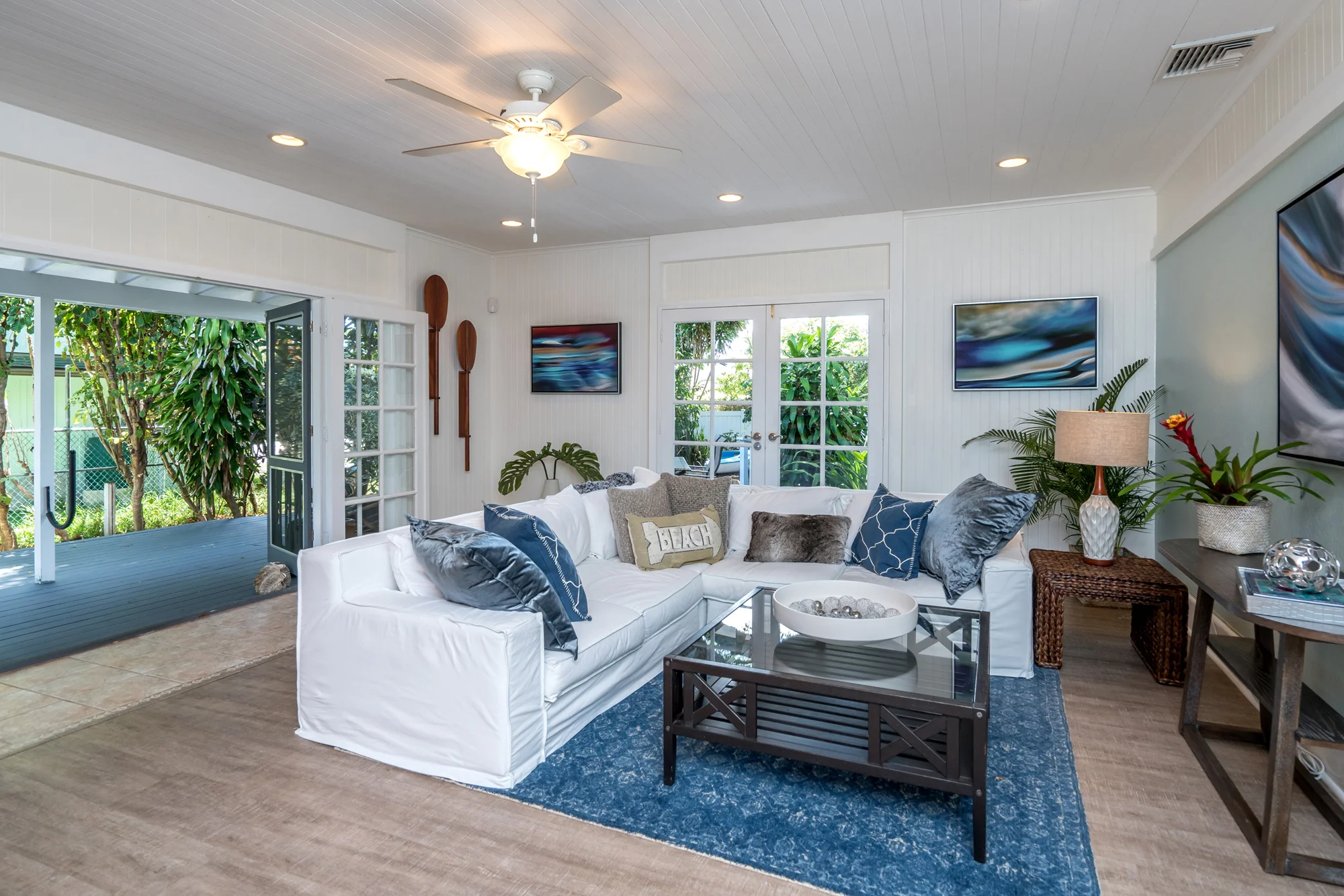 05 living room.jpg