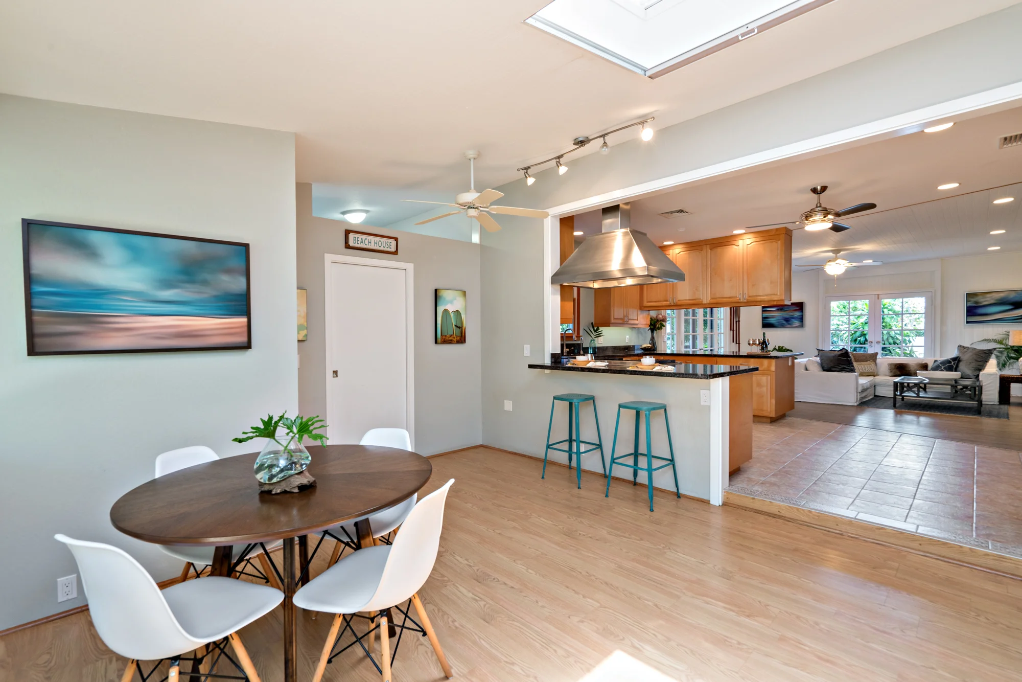 09 dining room.jpg