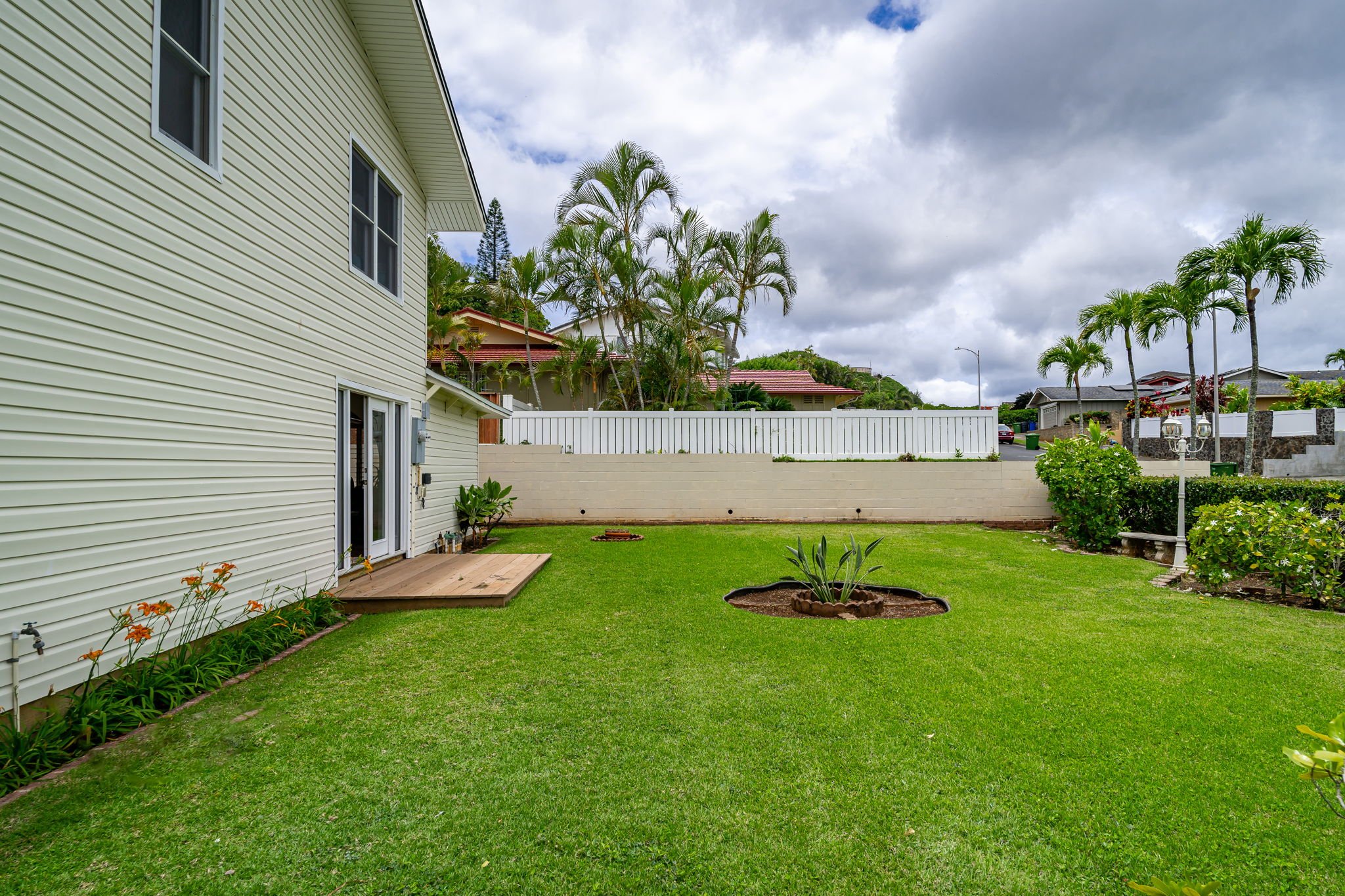 51-web-or-mls-Styron Photo 1307 Noninui Pl-0404.jpg