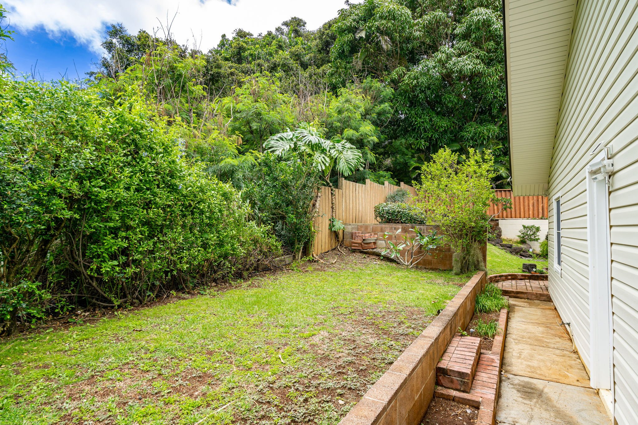 53-web-or-mls-Styron Photo 1307 Noninui Pl-0402.jpg