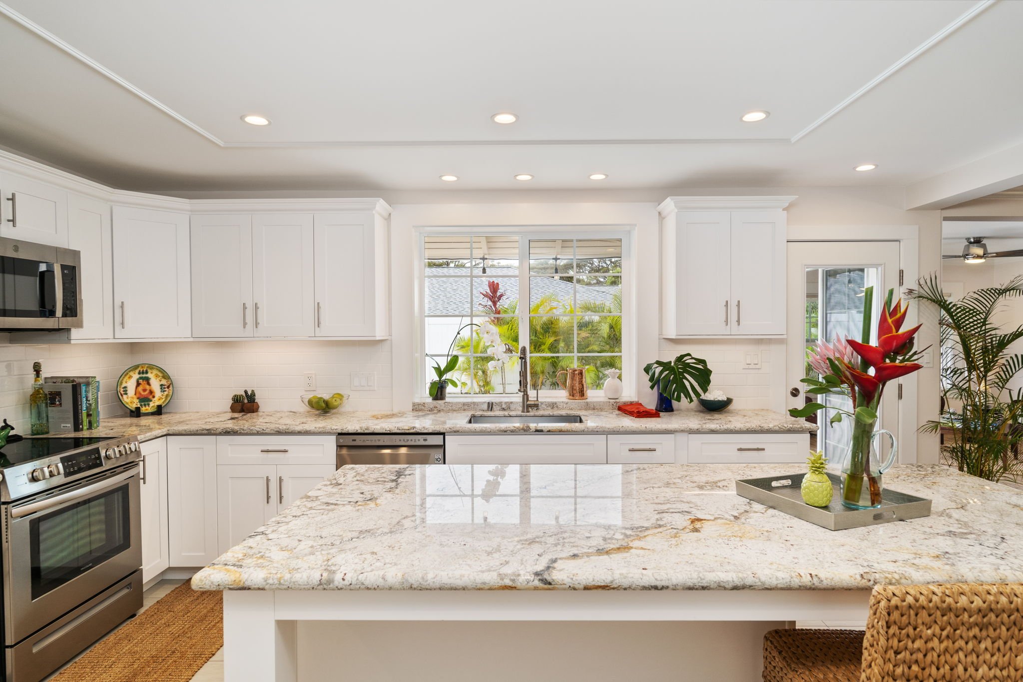 17-web-or-mls-Styron Photo 311 Puamamane St-9167.jpg