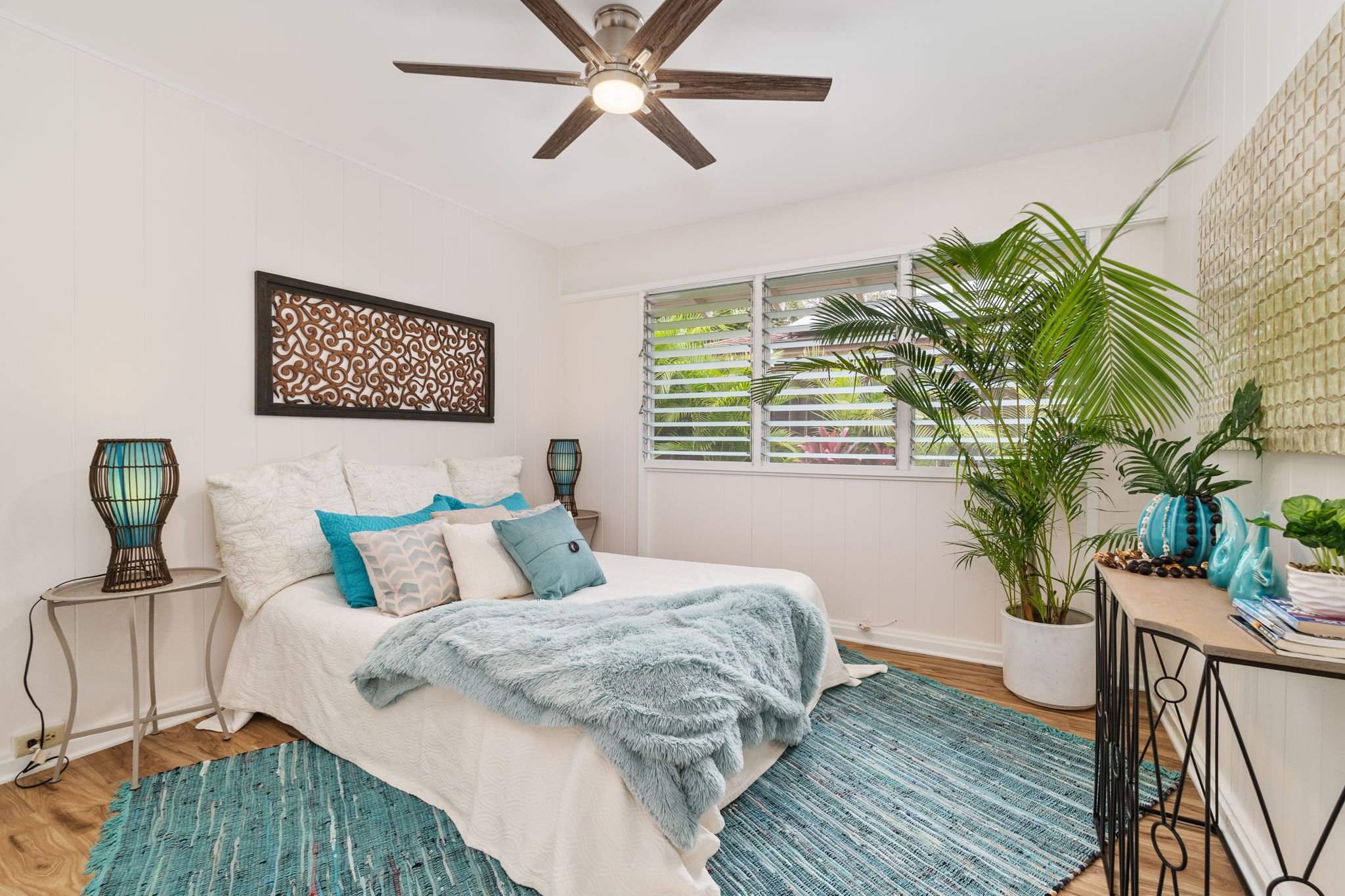21-web-or-mls-Styron Photo 311 Puamamane St-9186.jpg