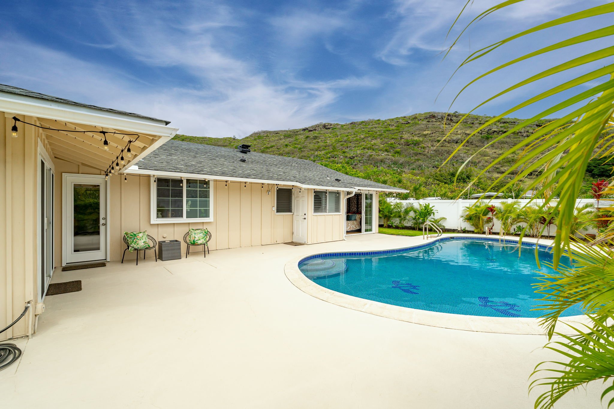 35-web-or-mls-Styron Photo 311 Puamamane St-9255-Edit.jpg